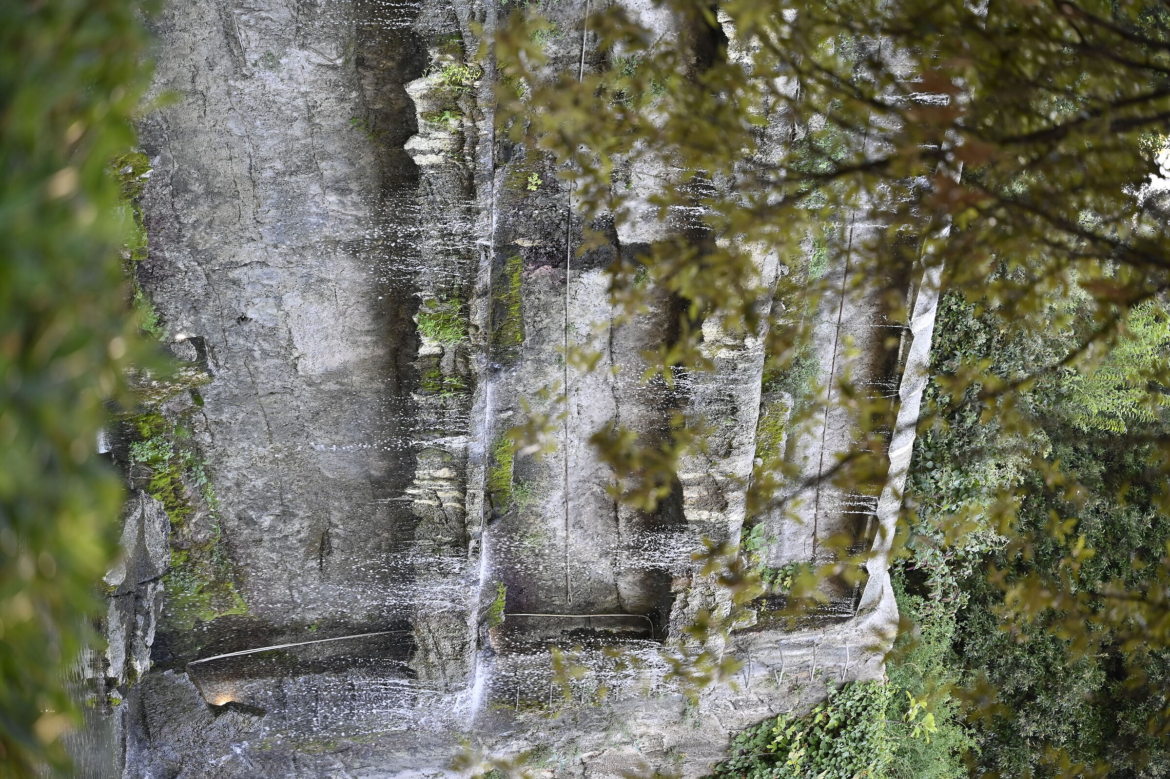 Giardino delle cascate del laghetto dell'Eur
