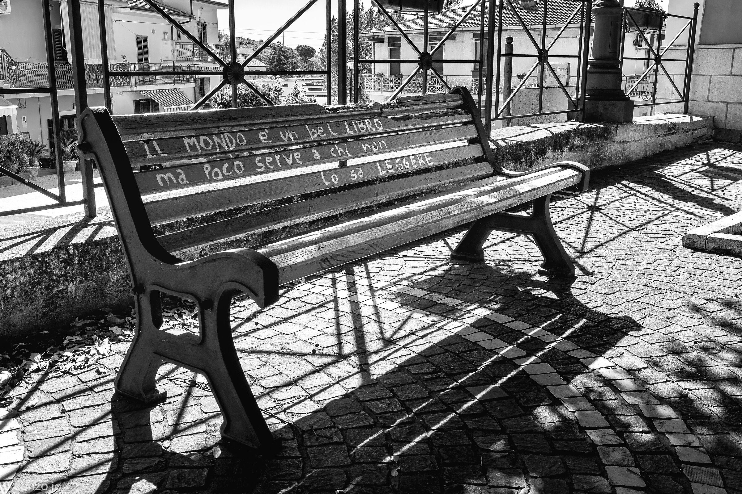 Panchina parlante:"Il mondo è..."