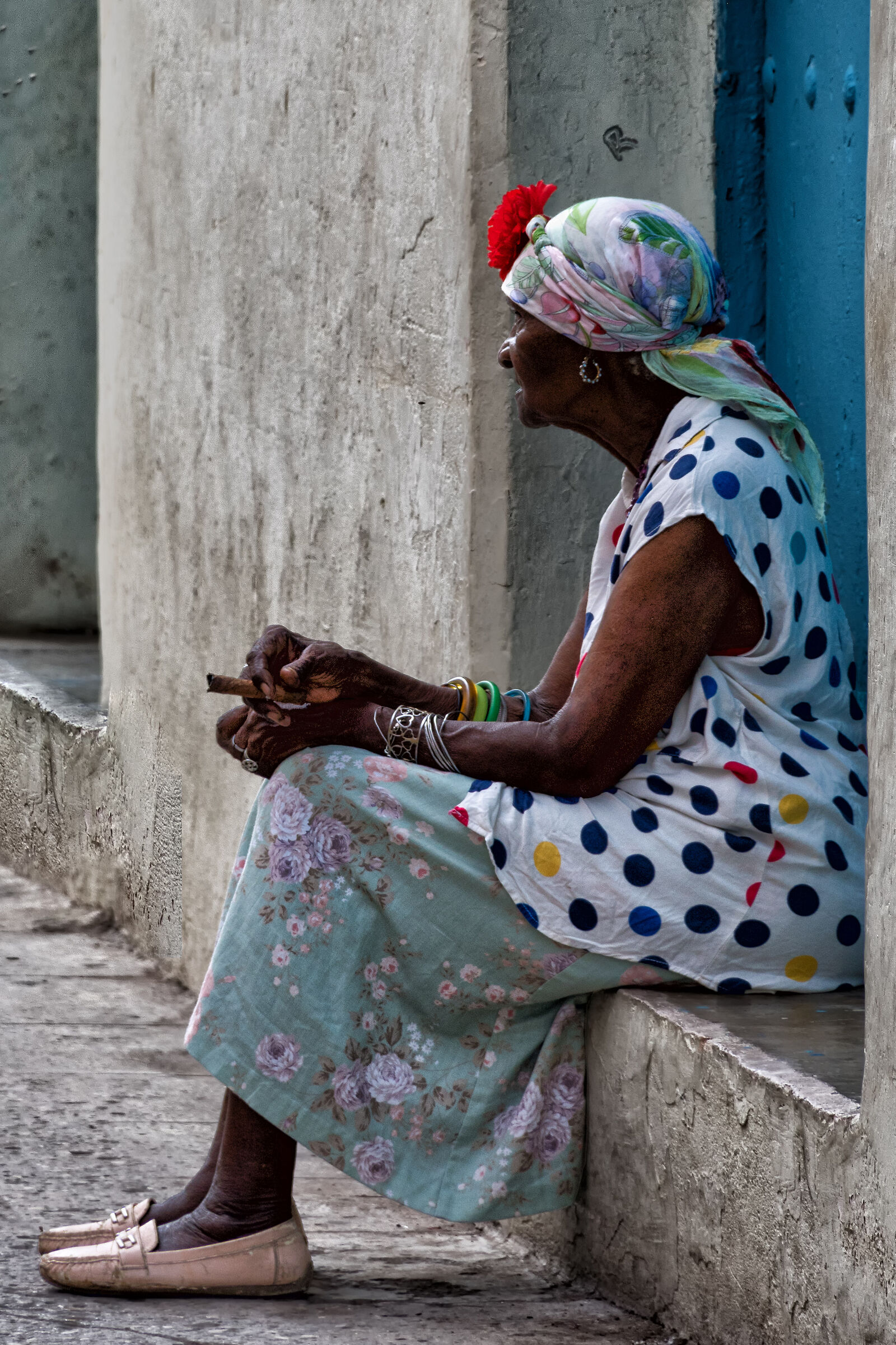 A stop for the cigar