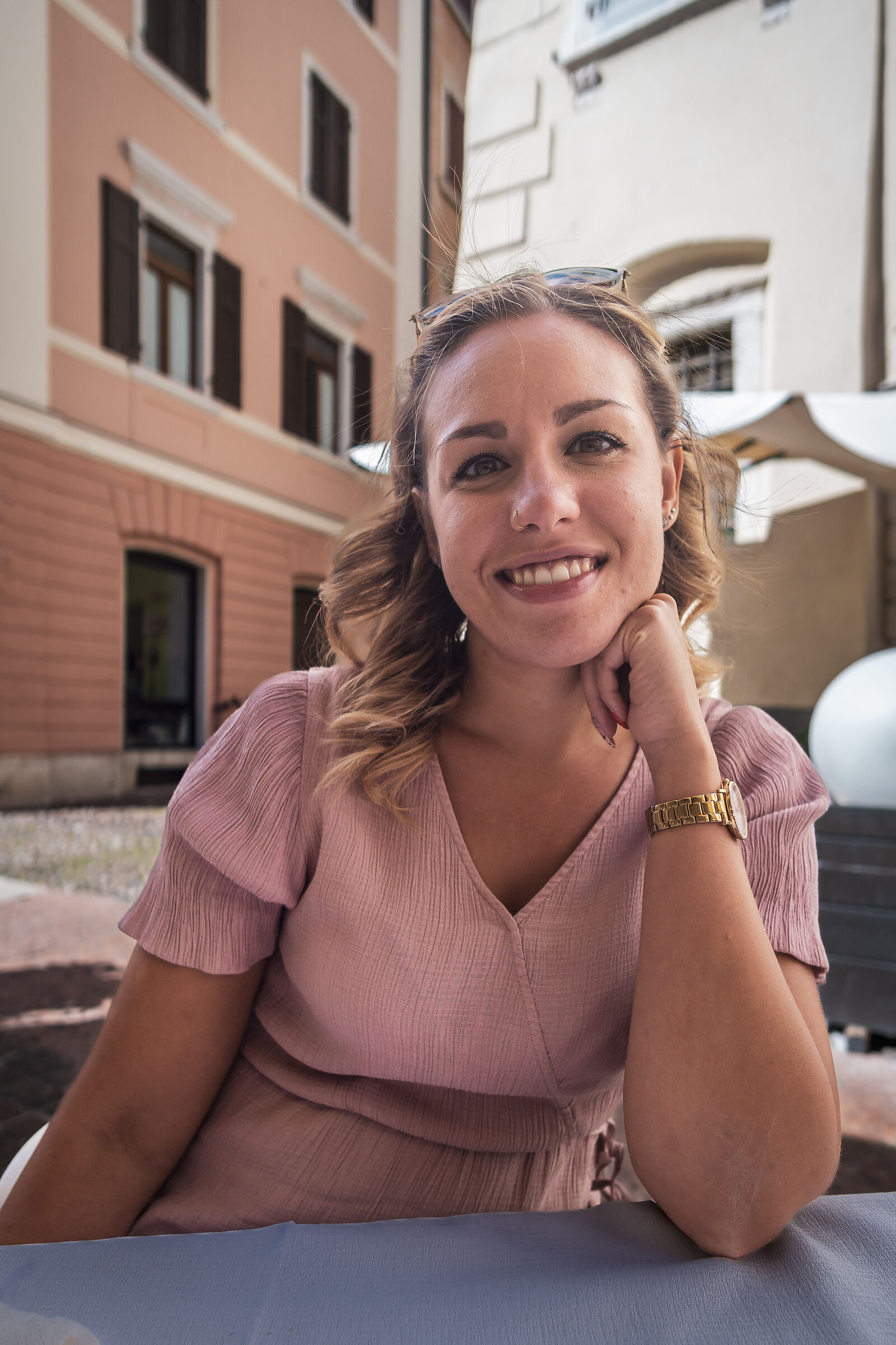 Mai usare il grandangolo per i ritratti :)