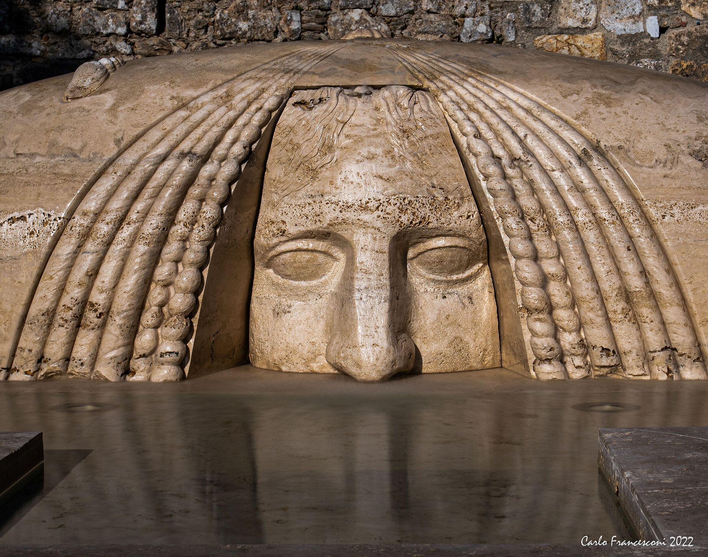 Fountain P.za Pietrasanta Statute