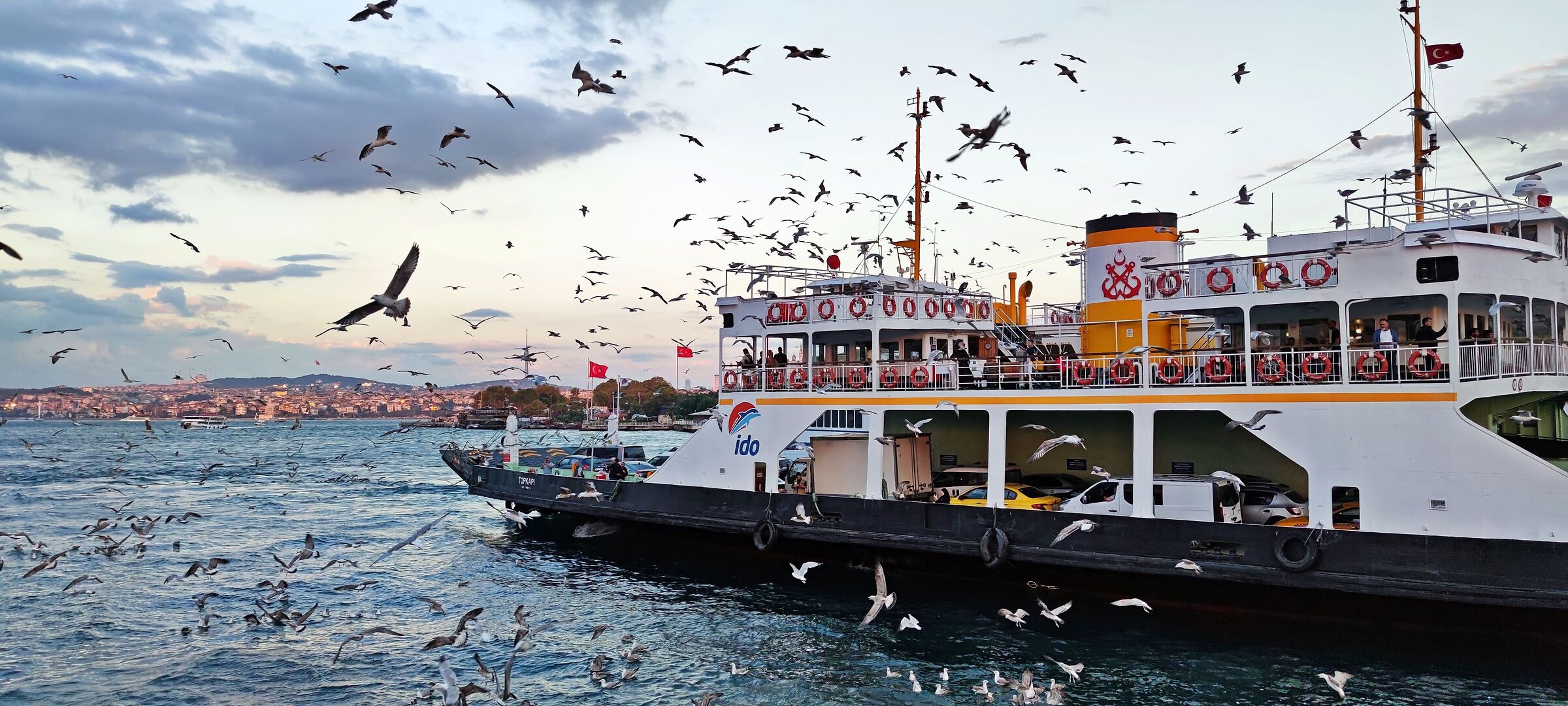 ... Bosphorus crowded ...