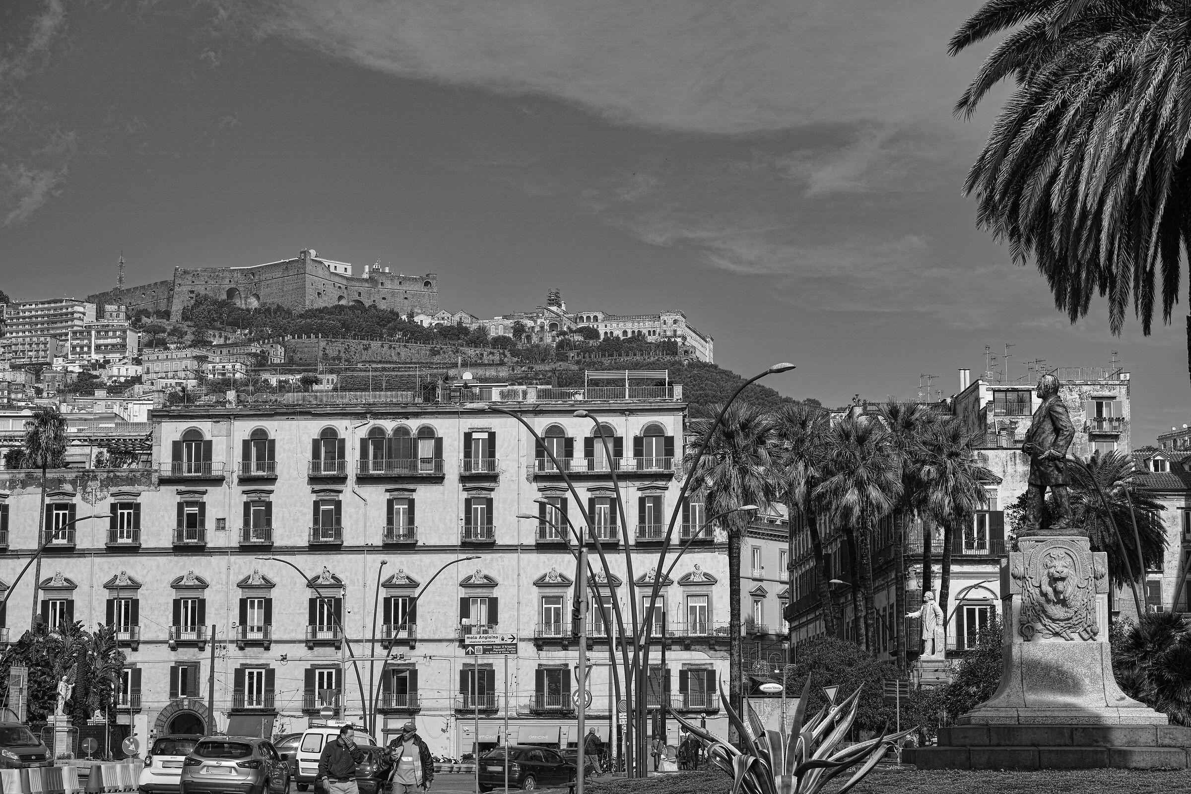 Napoli piazza Piazza della Vittoria toni di grigio -2