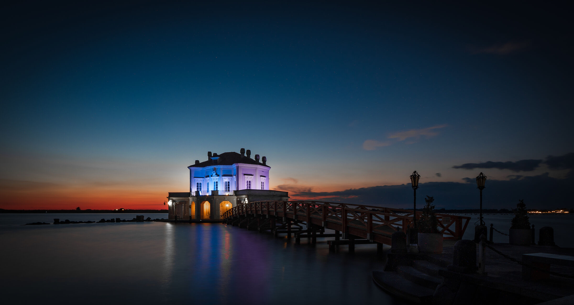 Casina Vanvitelliana blu hour 2