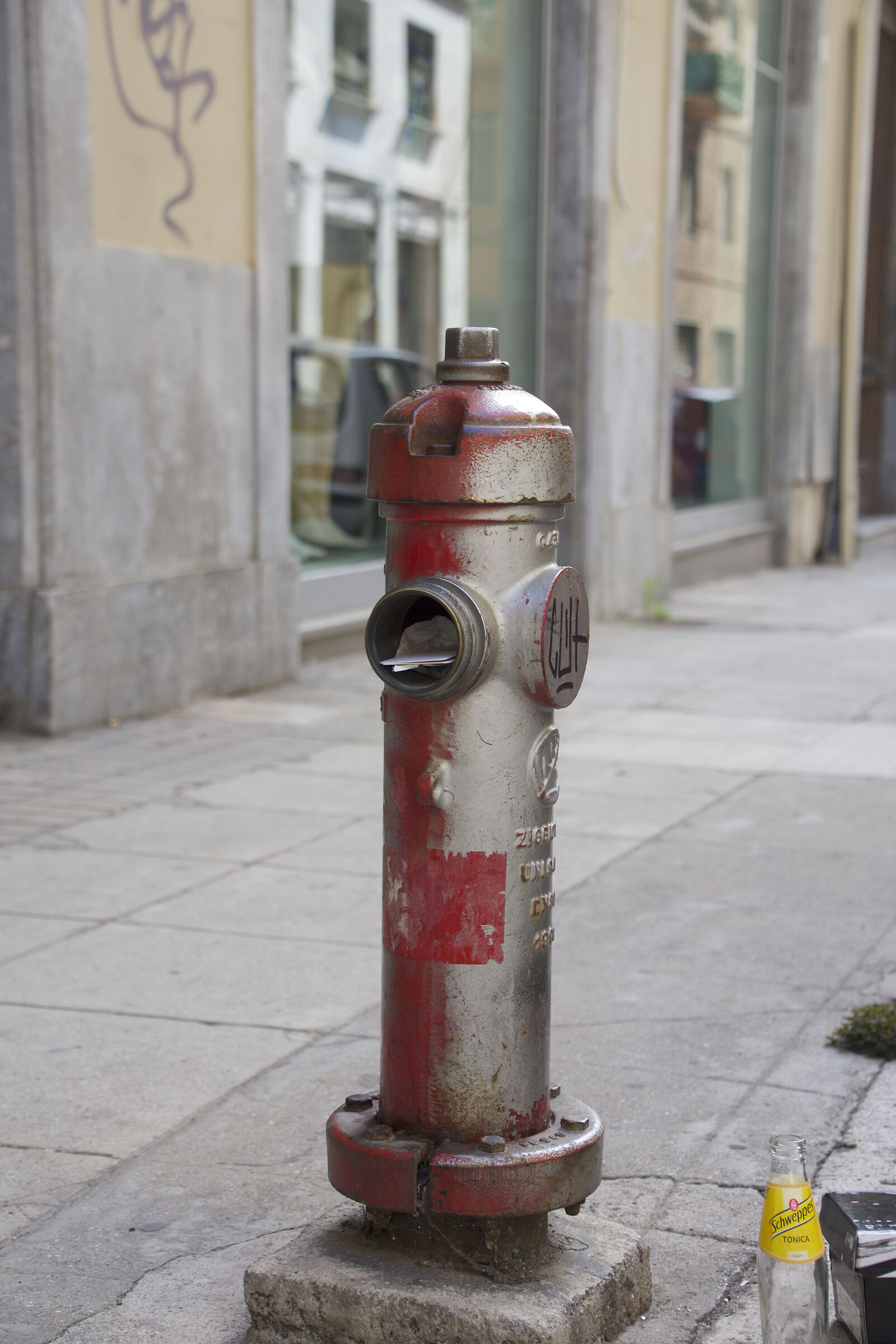 D7200 FIRE EXTINGUISHING COLUMN COMPARISON WITH D200
