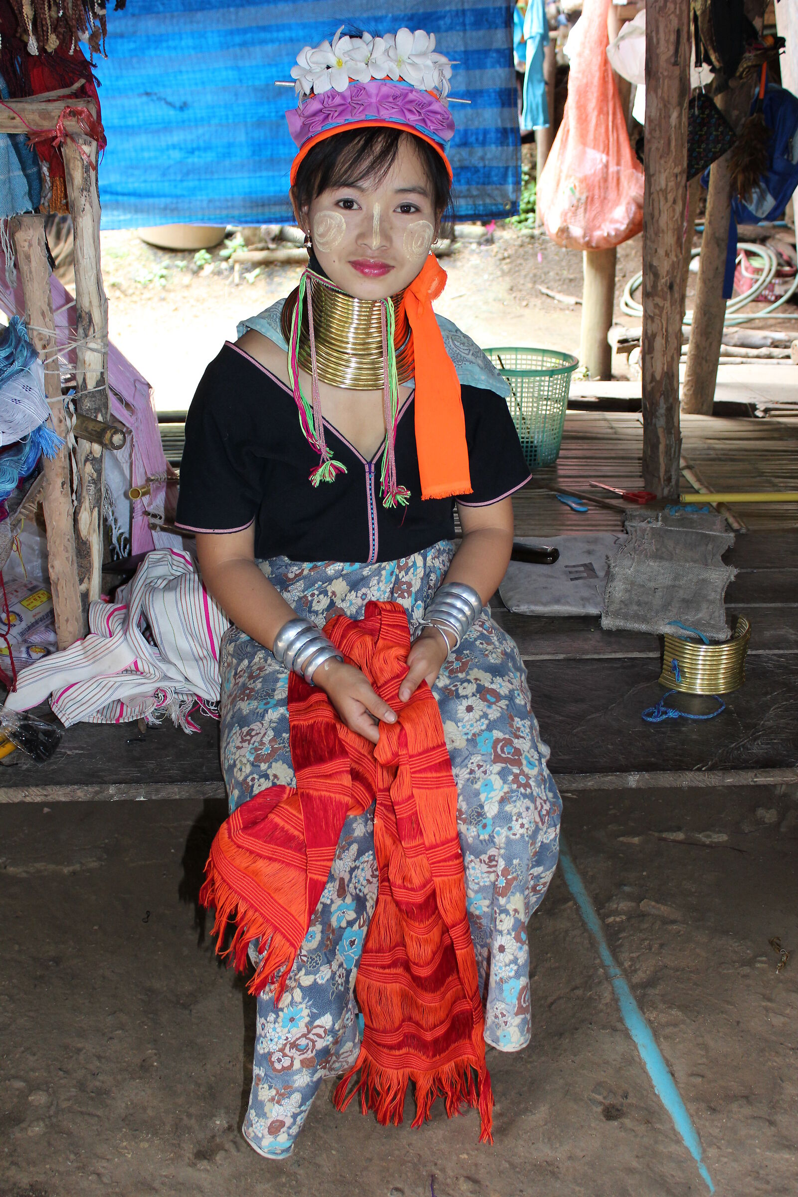 giraffa woman
