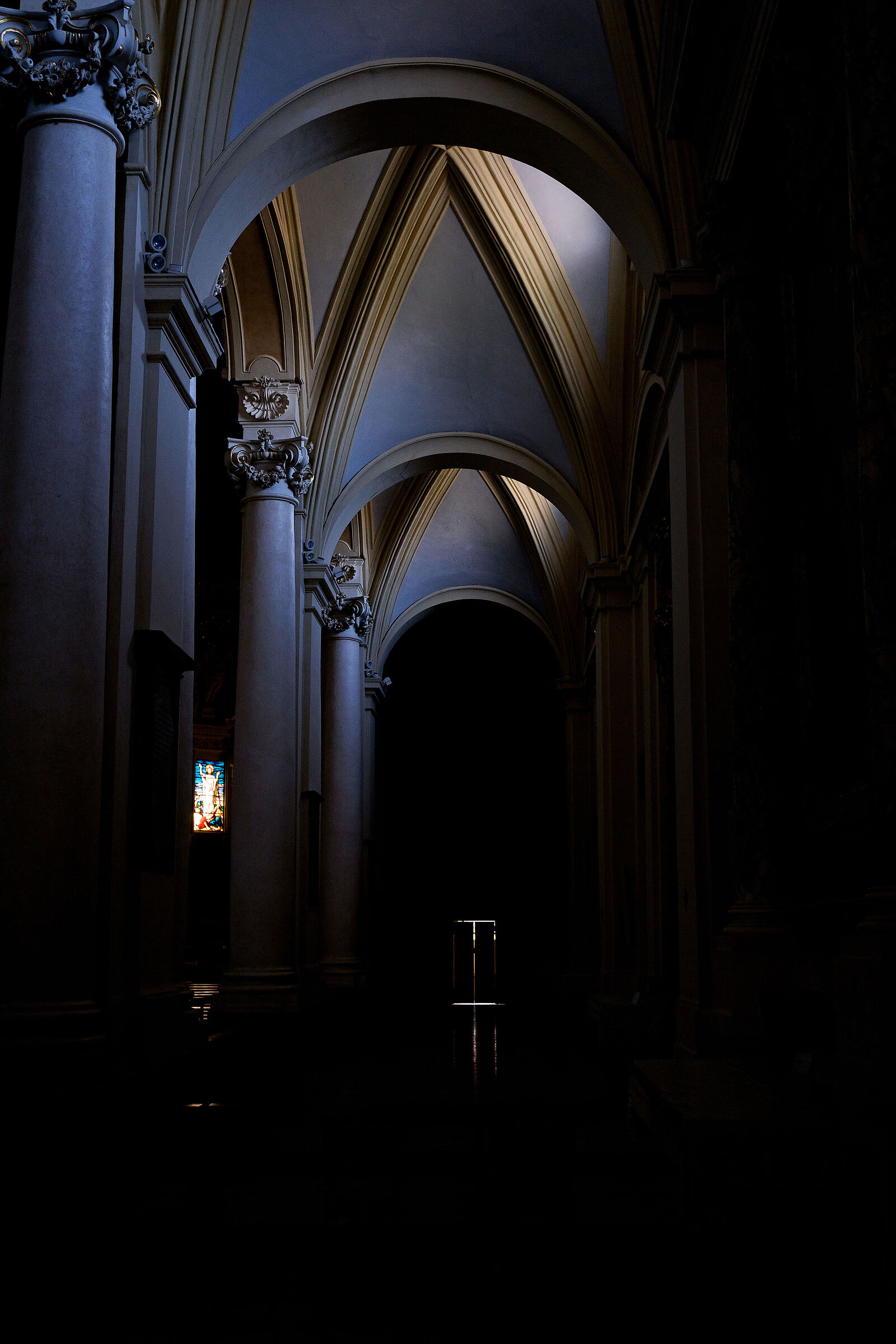 La luce, ha bisogno dell'oscurità per risplendere...