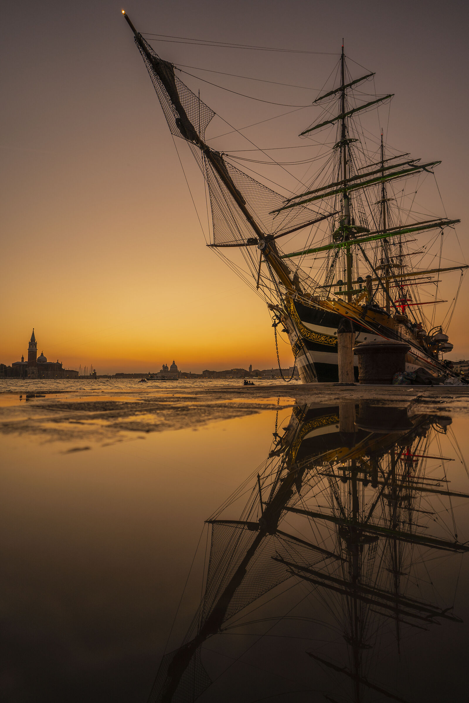 Ship Amerigo Vespucci