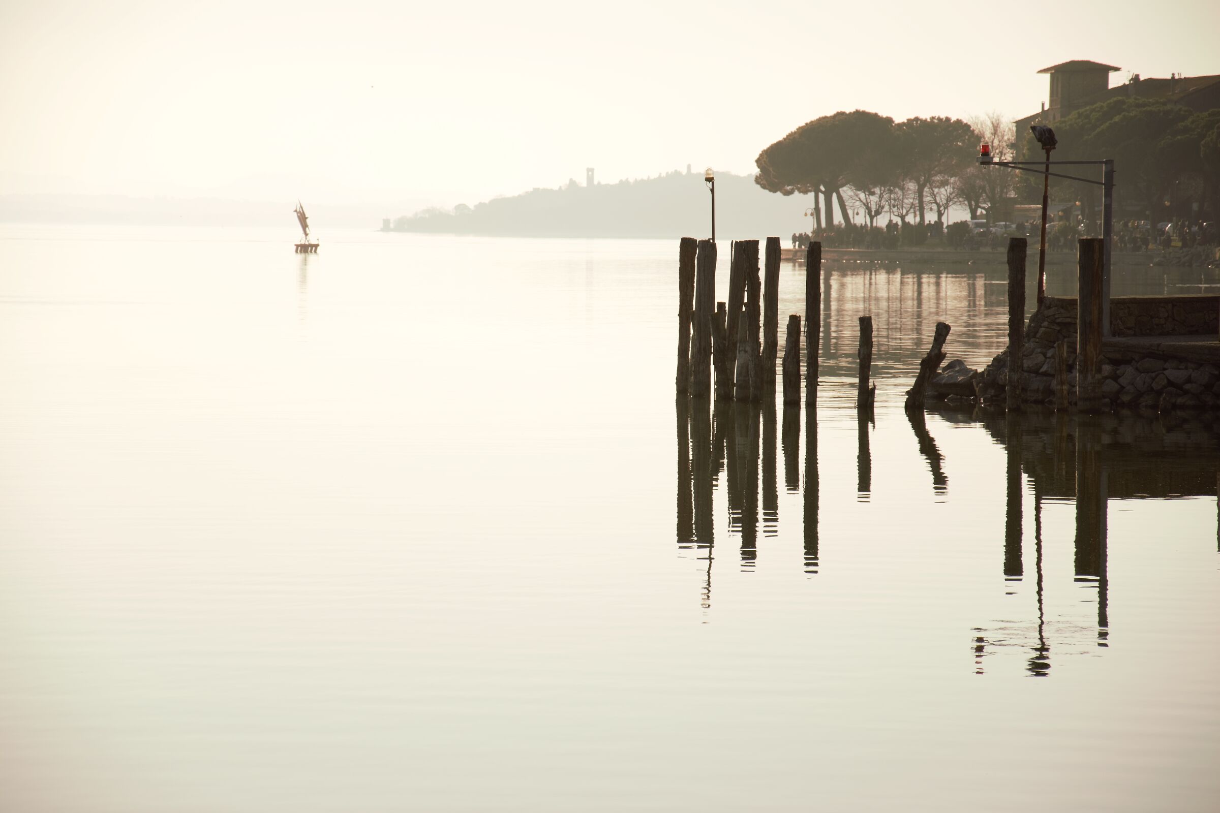 Foschia sul lago Trasimeno