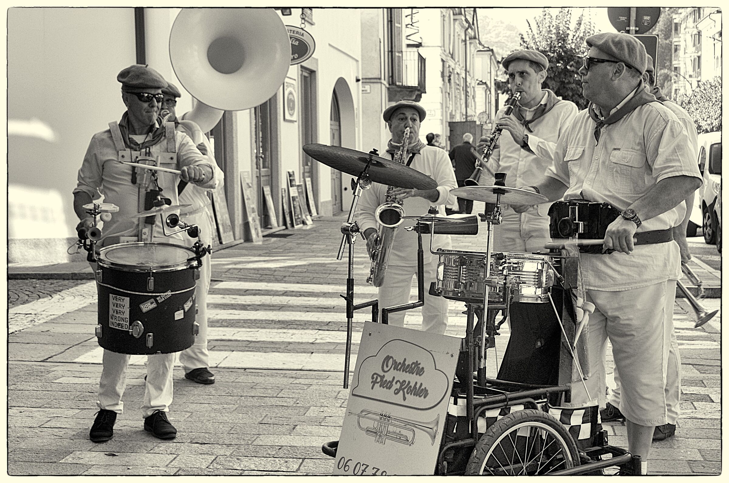 Musical band at the "Ottobrata Bargese"