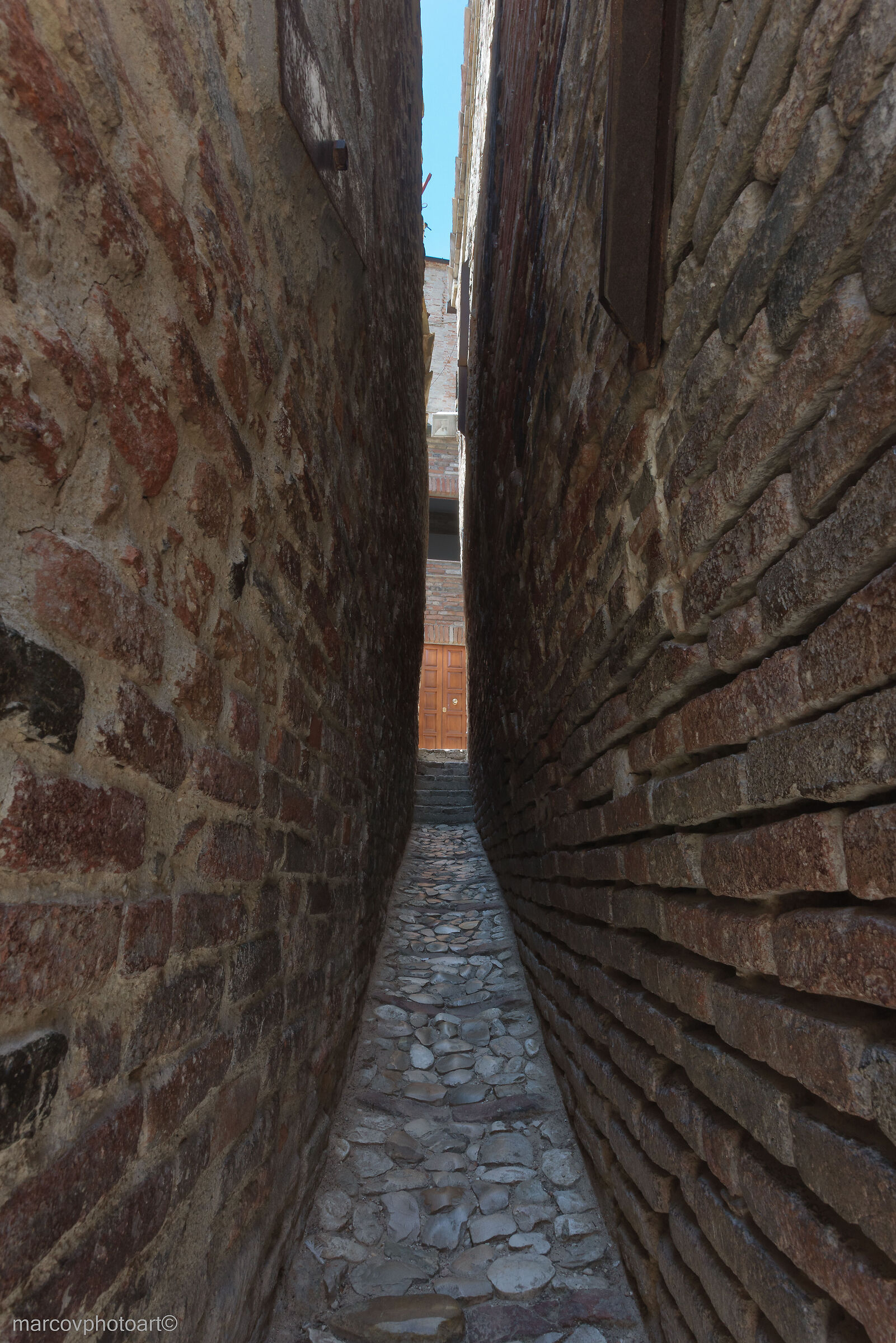 Ripatransone, the narrowest alley in Italy