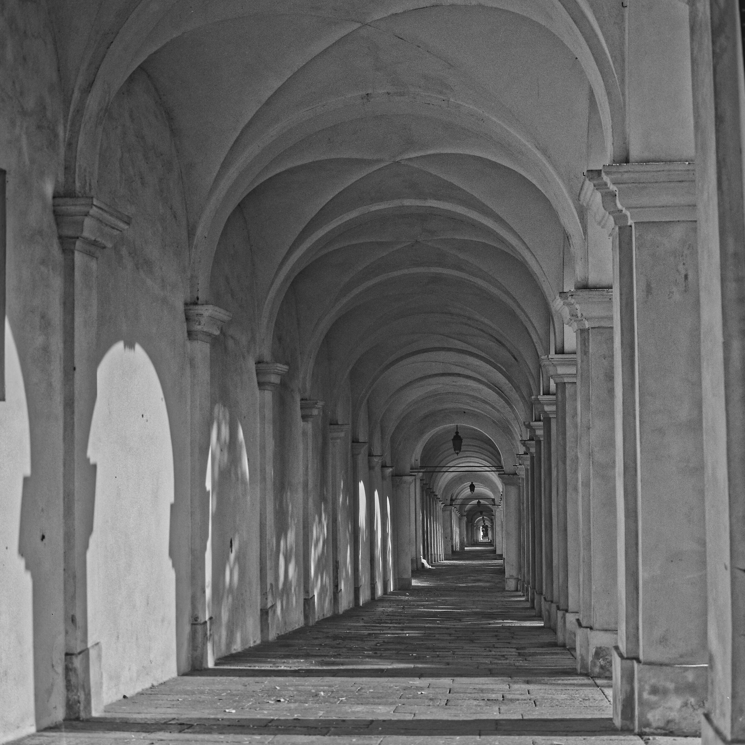 Test Rolleiflex 2.8f -  Portici di Monte Berico