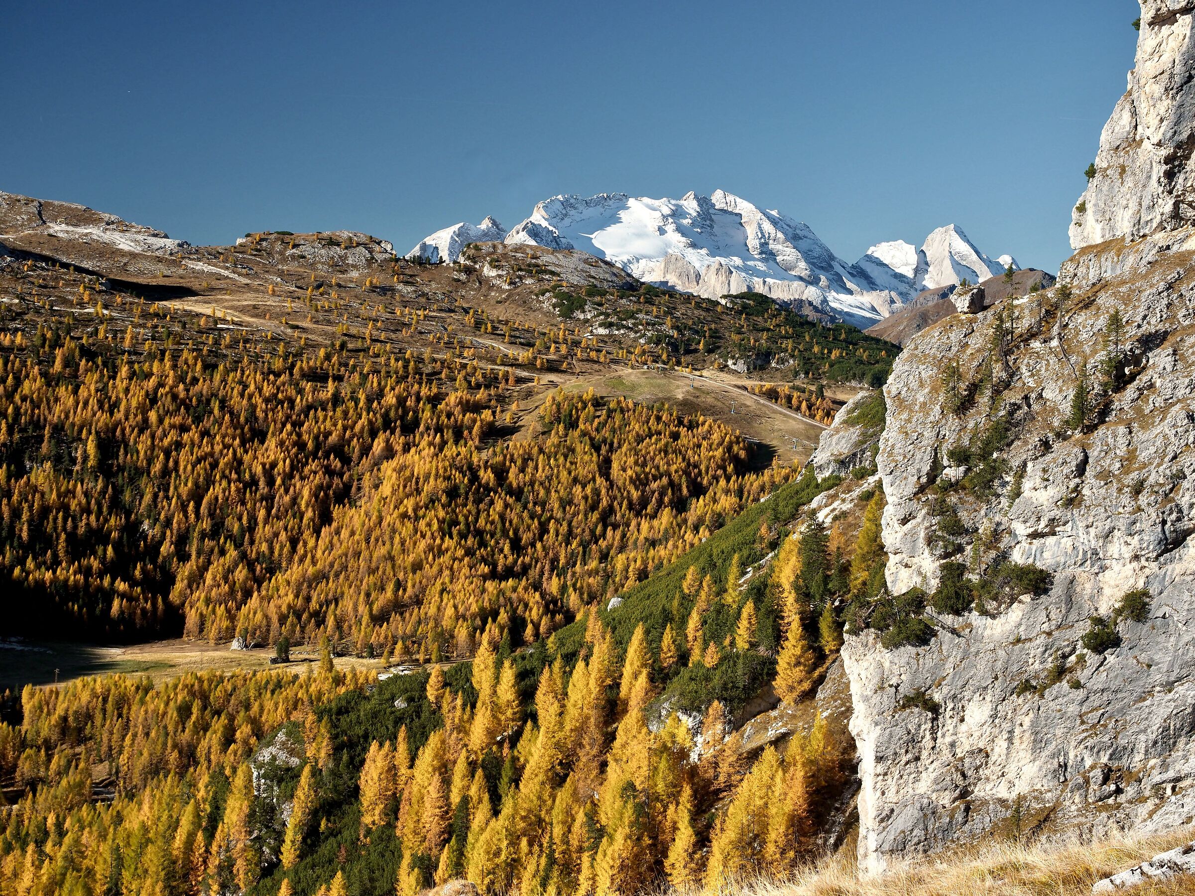 Uno sguardo verso la Marmolada
