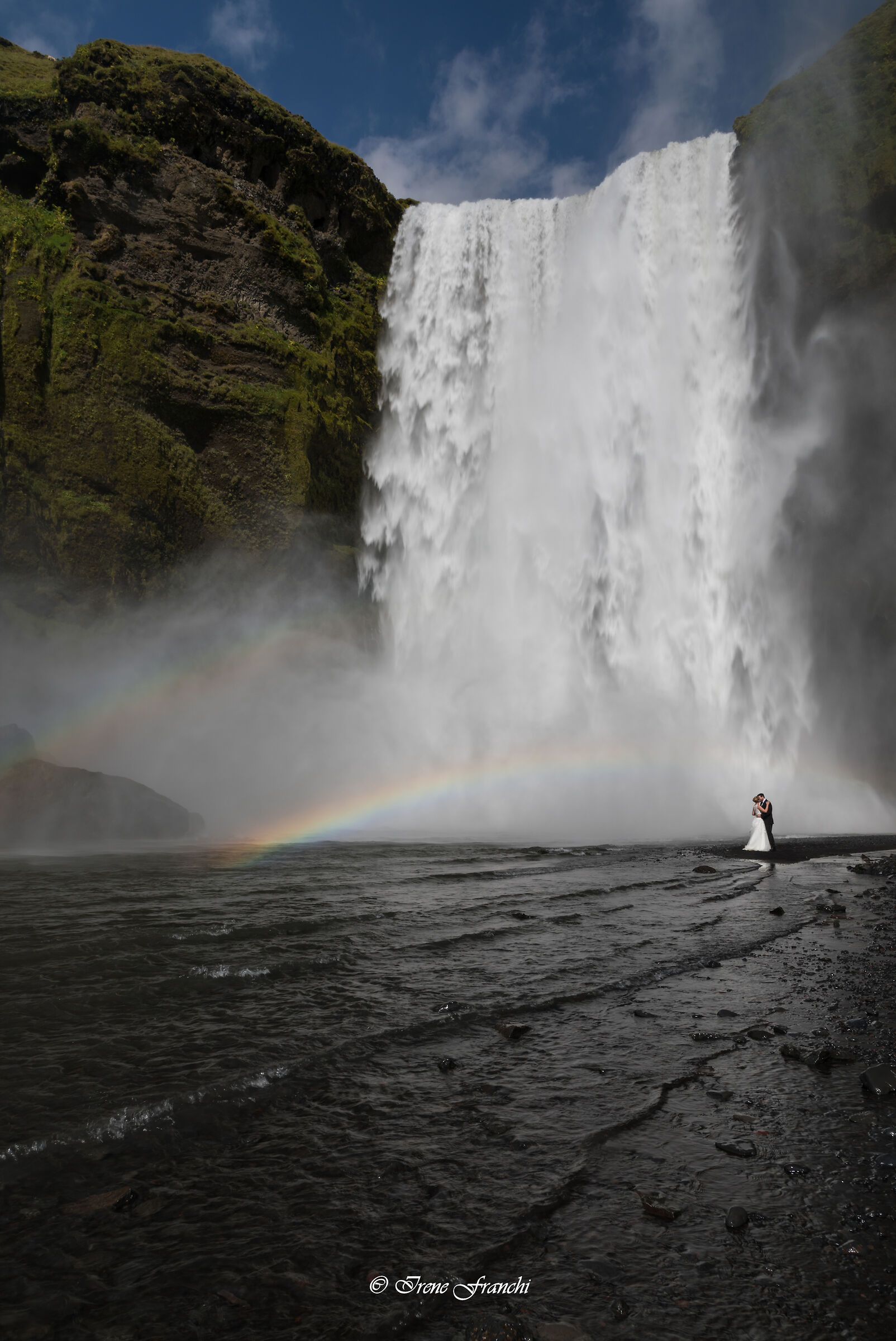 Skogafoss in love