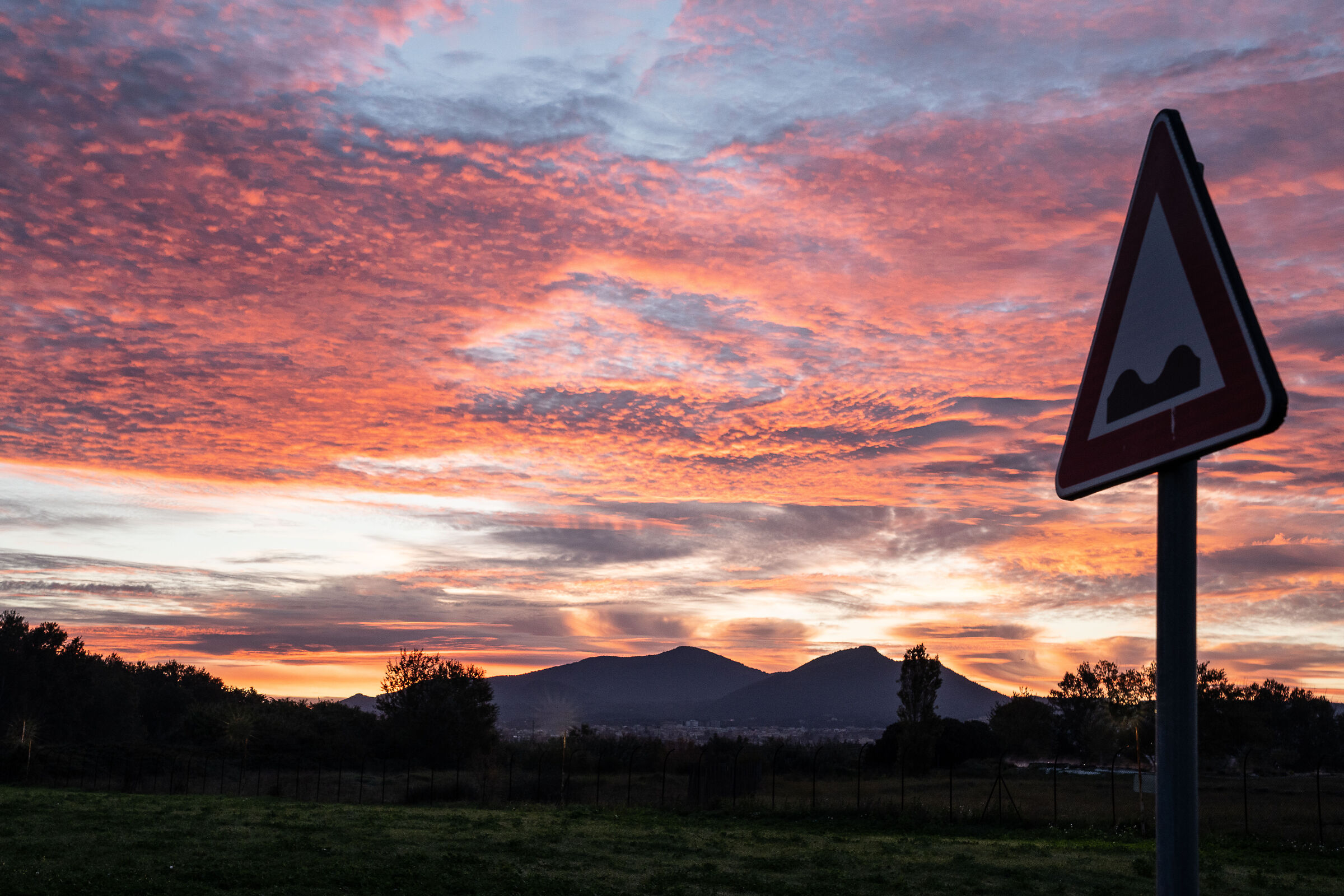 Road sign or panoramic? (Viterbo, Cimini mountains)
