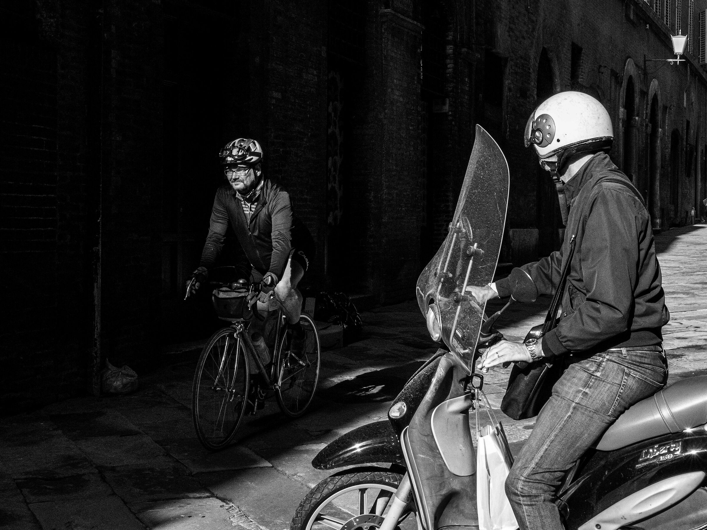 Dare la precedenza  a destra