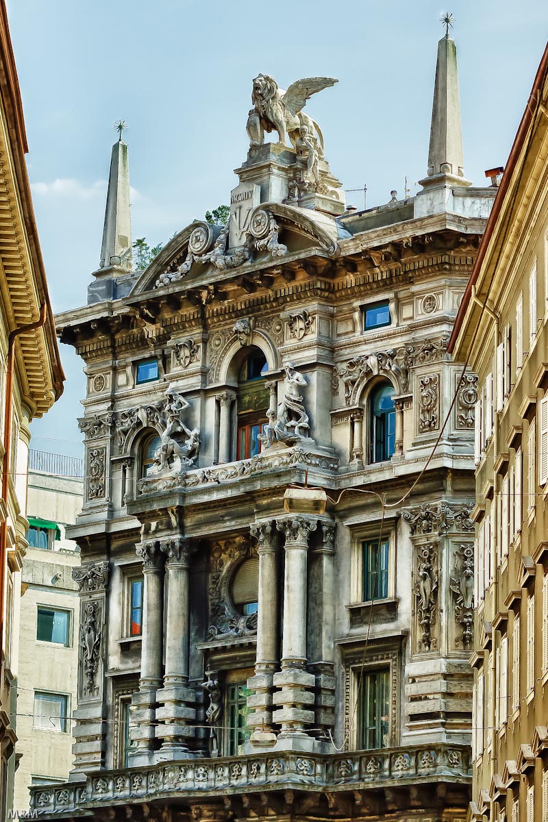 Edificio centro Trieste piazza Oberdan