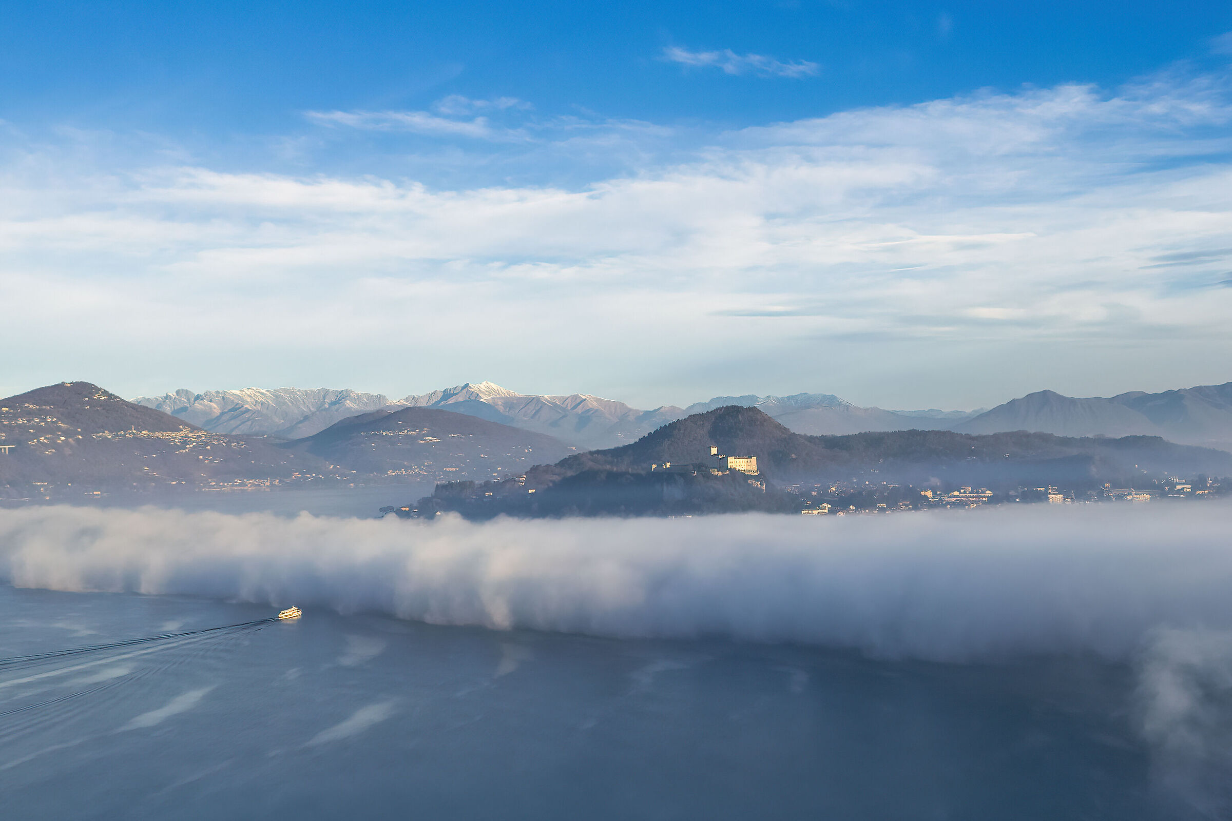 A wall of fog.... Lake Maggiore near Arona