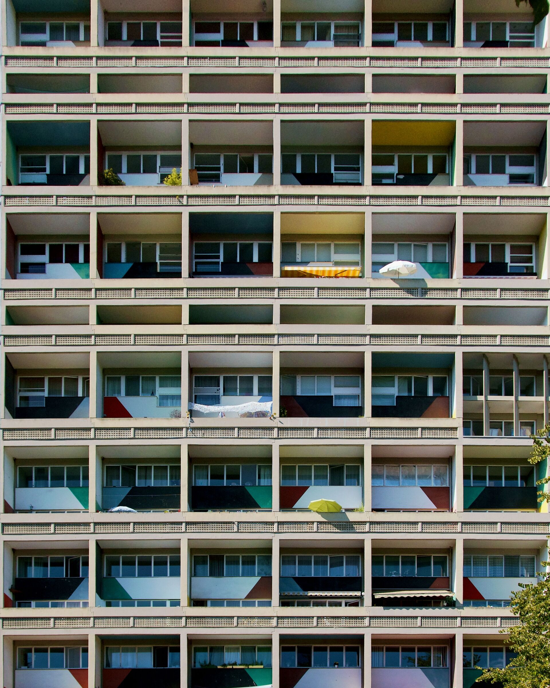 Unité d'Habitation by Le Corbusier (Corbusierhaus)