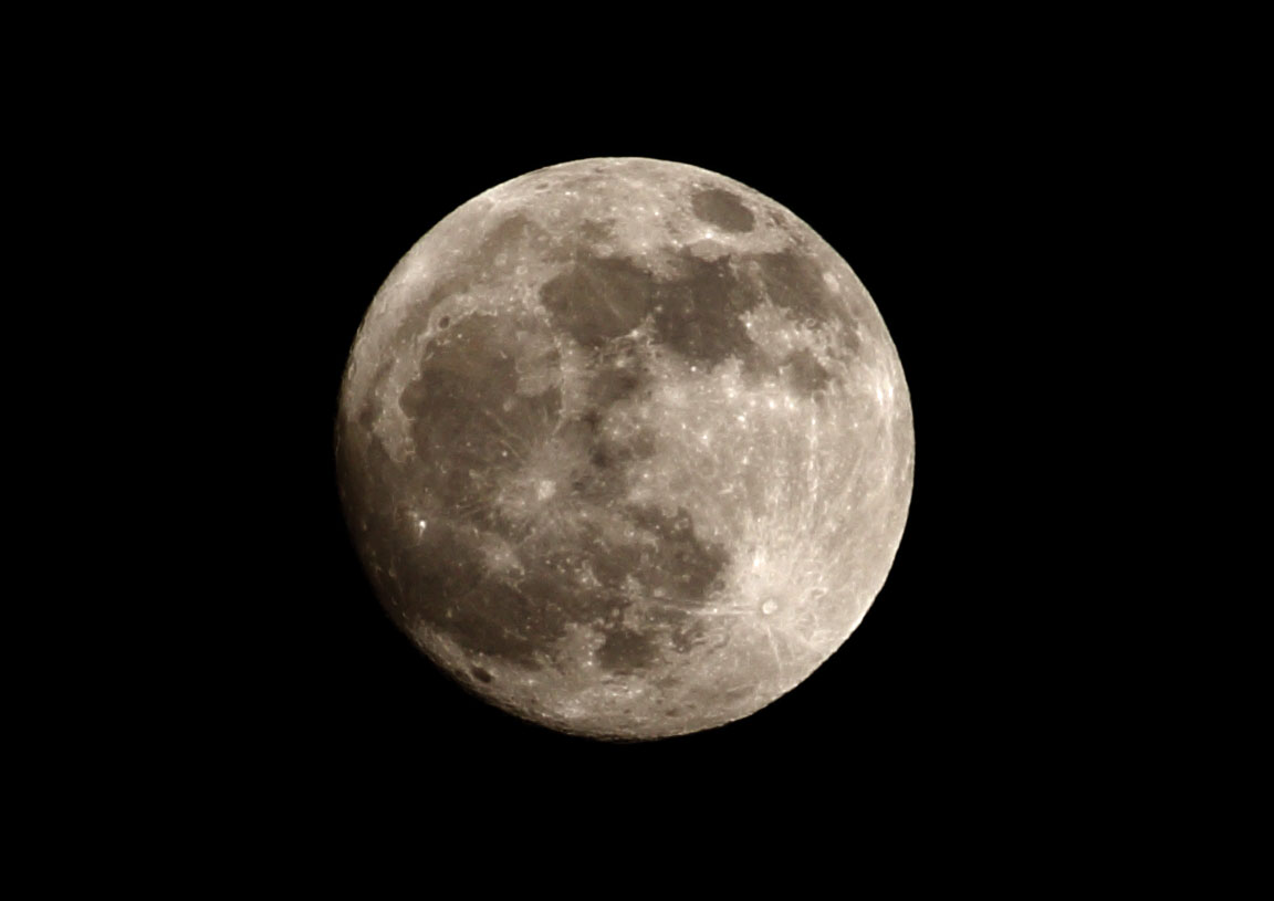 luna stasera per stressare uno zoom economico