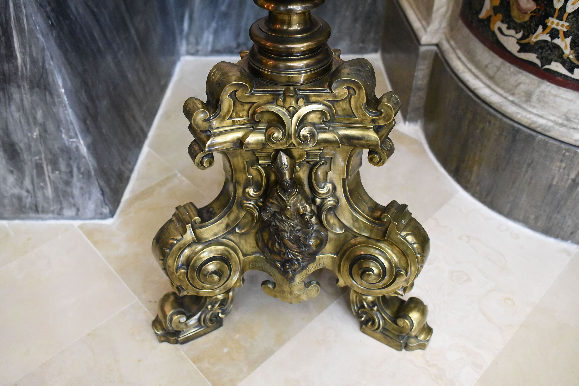 " ISO 12. 8 0 0 ", F. 2.8, 1/ 250- Nikon 28, 1.4, E ED