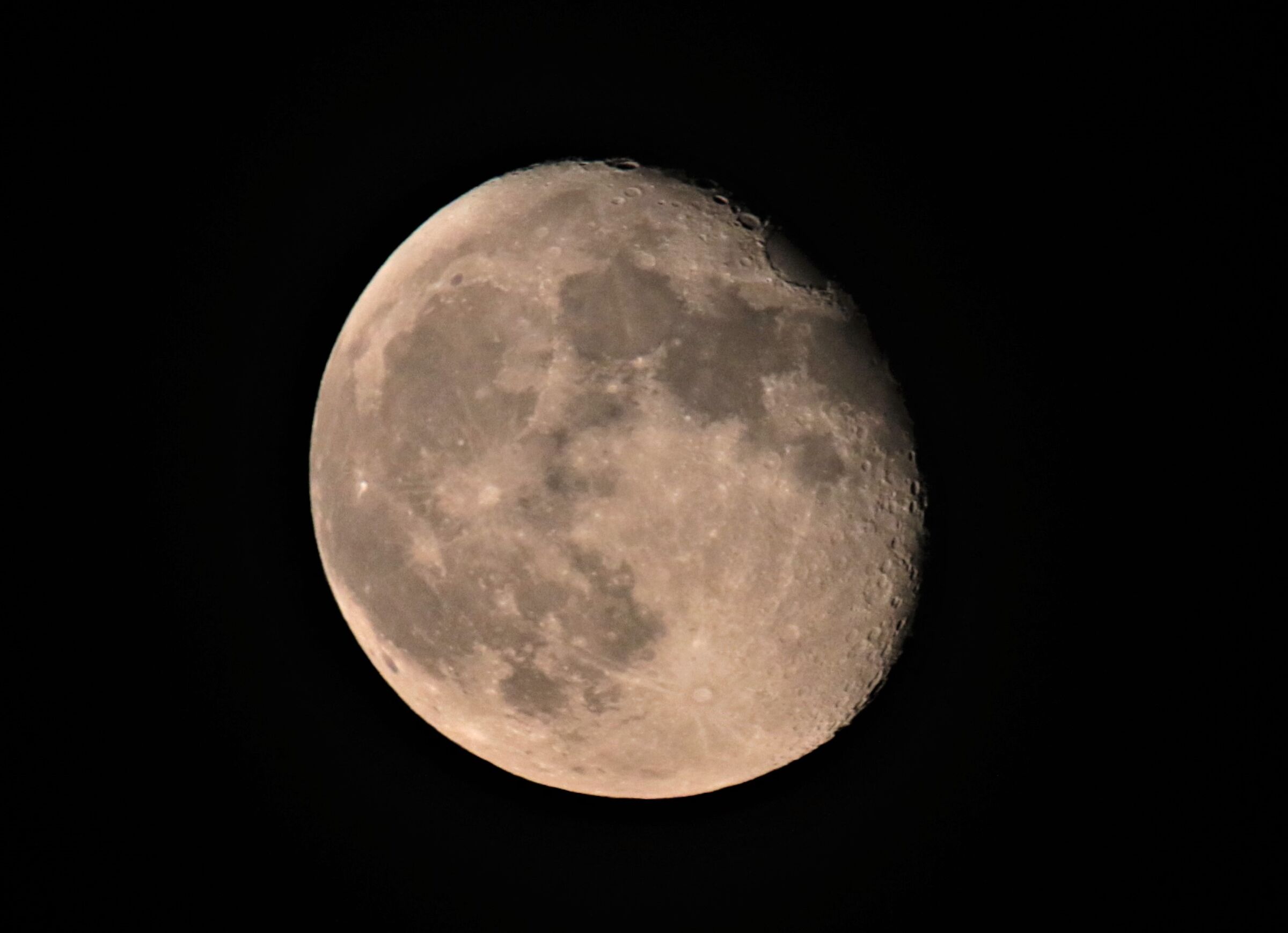 h 21,00 luna a  Landriano (Pavia)