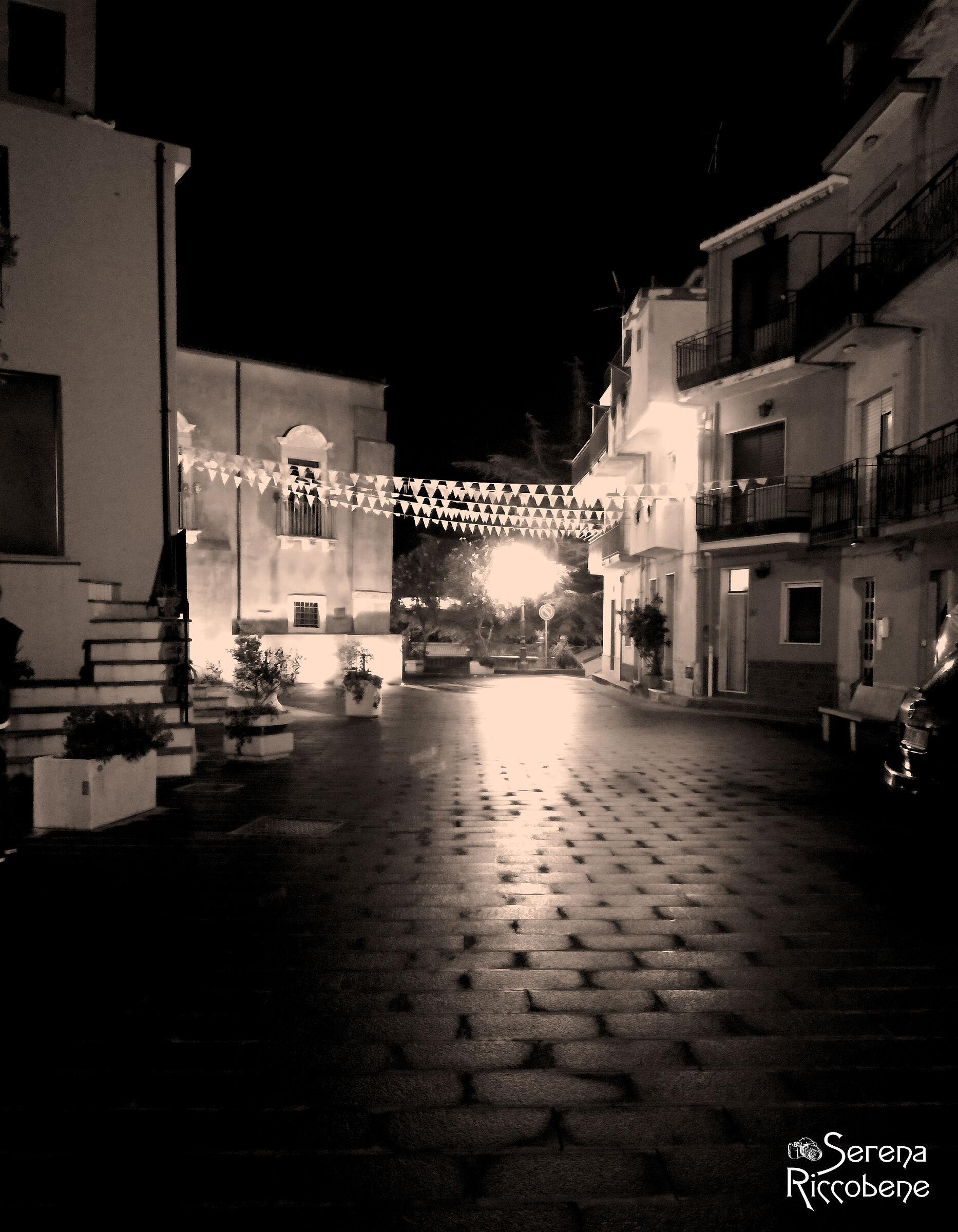 Mongiuffi Melia in notturna