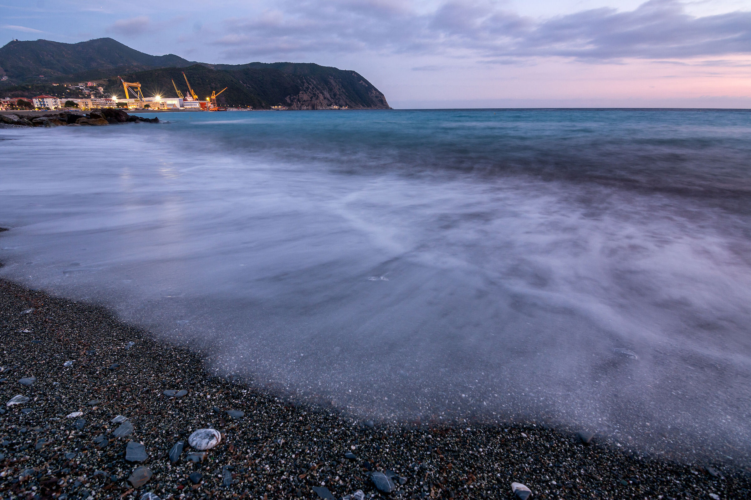 Il mare di Riva ponente