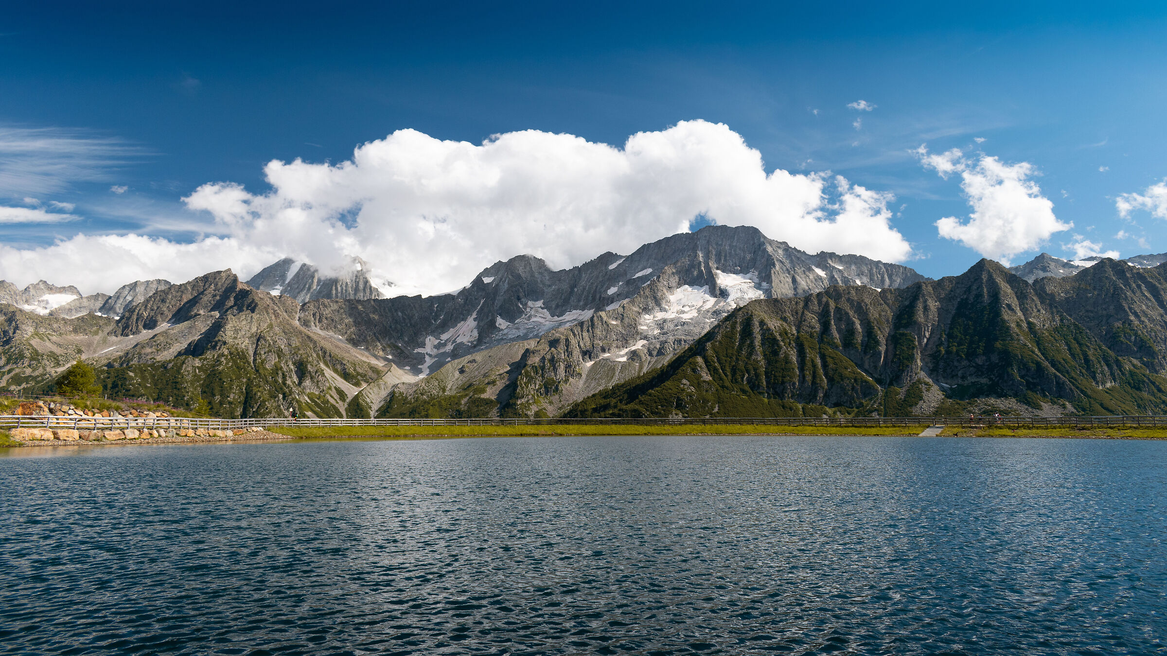 Marmot lake and mountains