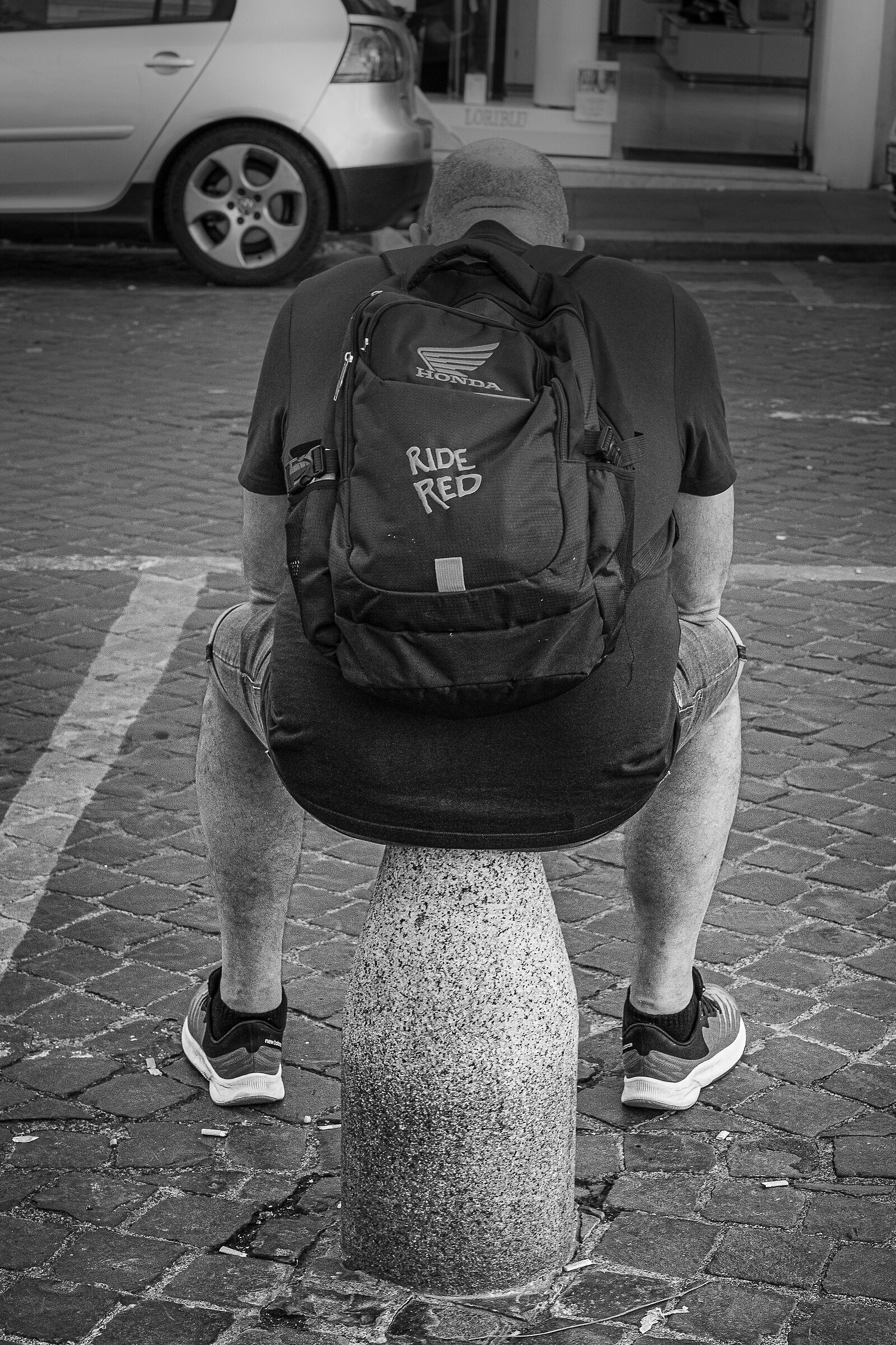 Ask me why I like street photography...