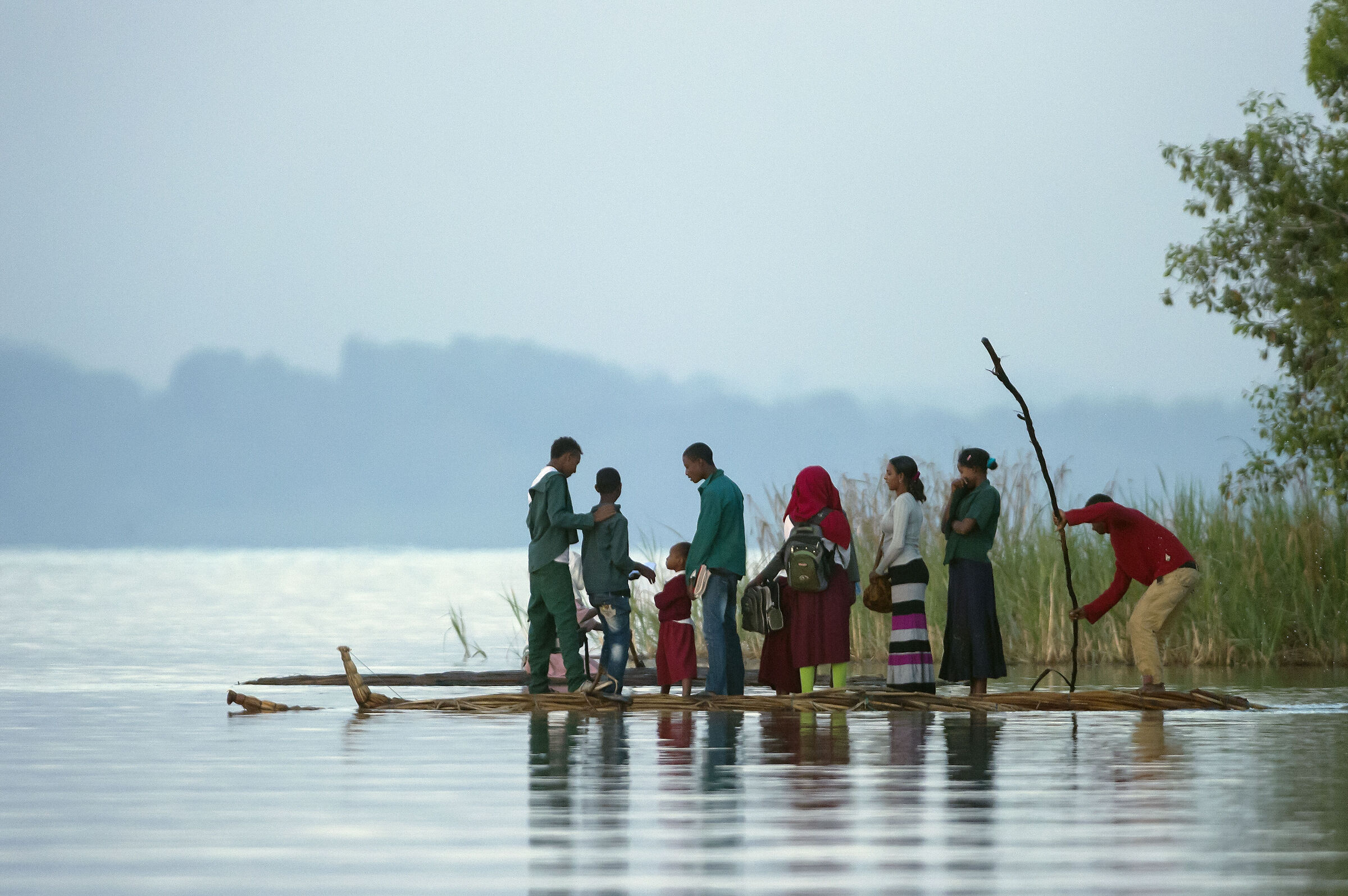 Studenti che vanno a scuola
