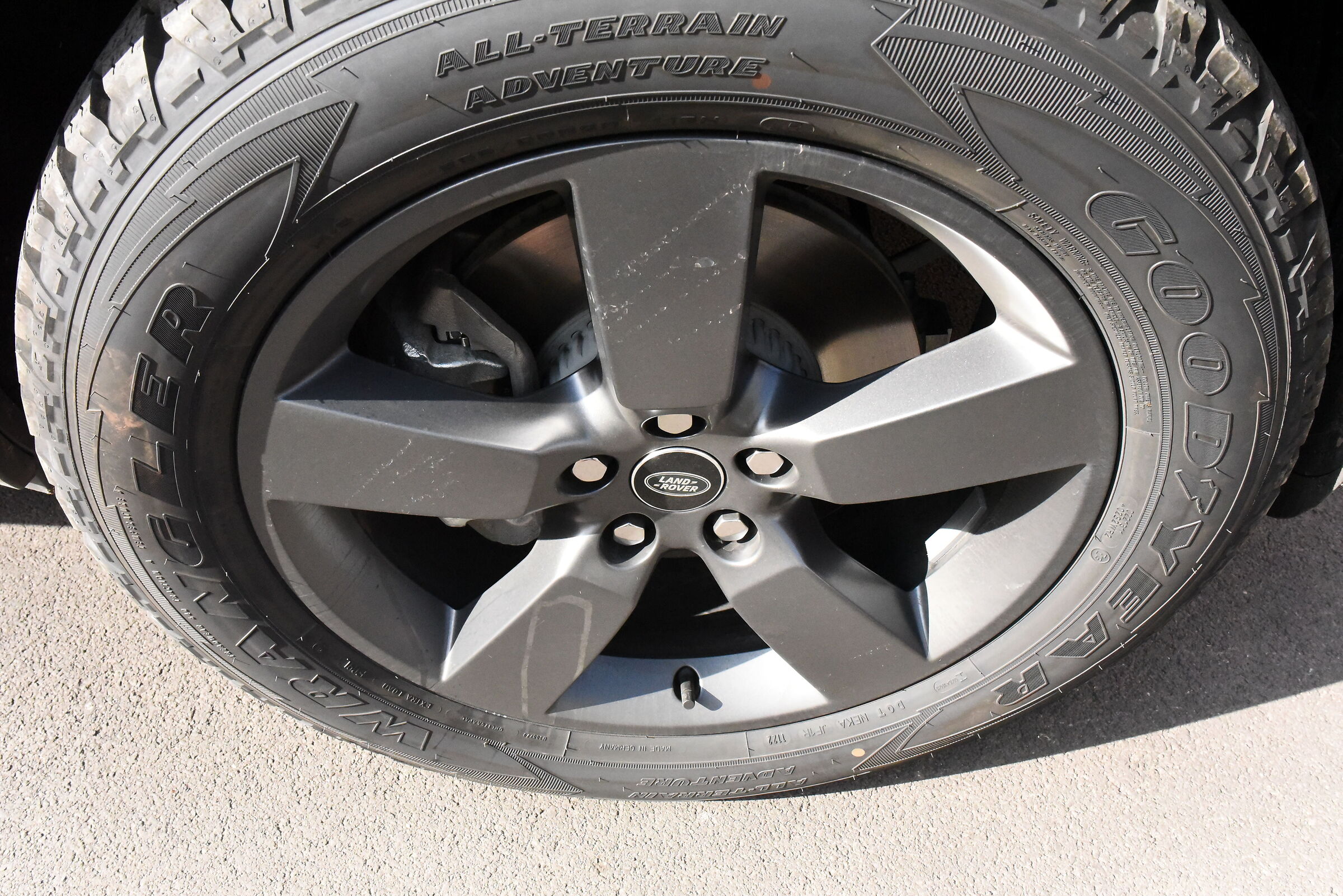 "ISO 12. 8 0 0" , F. 13, 1/ 2.0 0 0- Nikon 28, 1.4 E ED