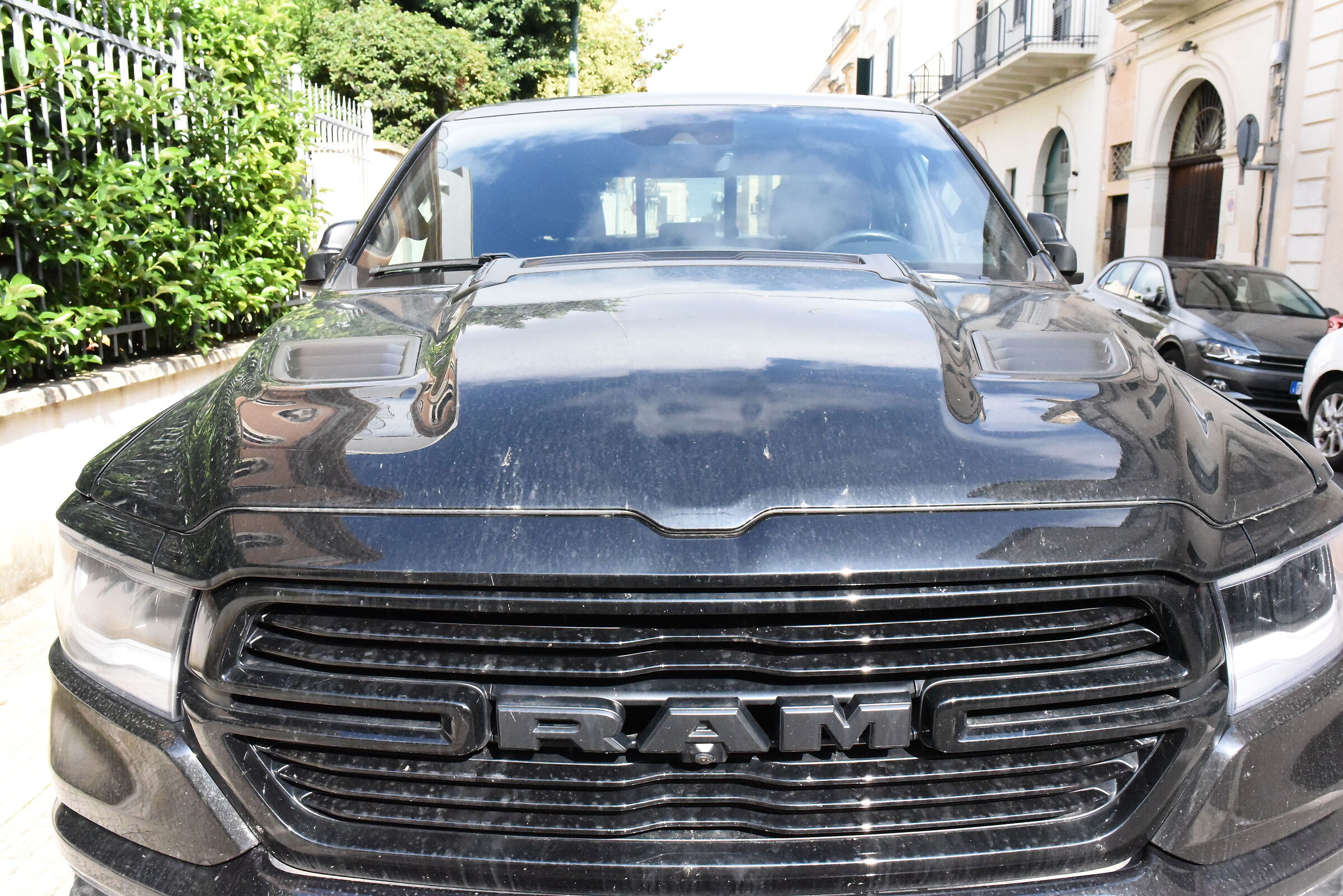 "ISO 12. 8 0 0" , F. 11, 1/ 4.0 0 0- Nikon 28, 1.4 E ED