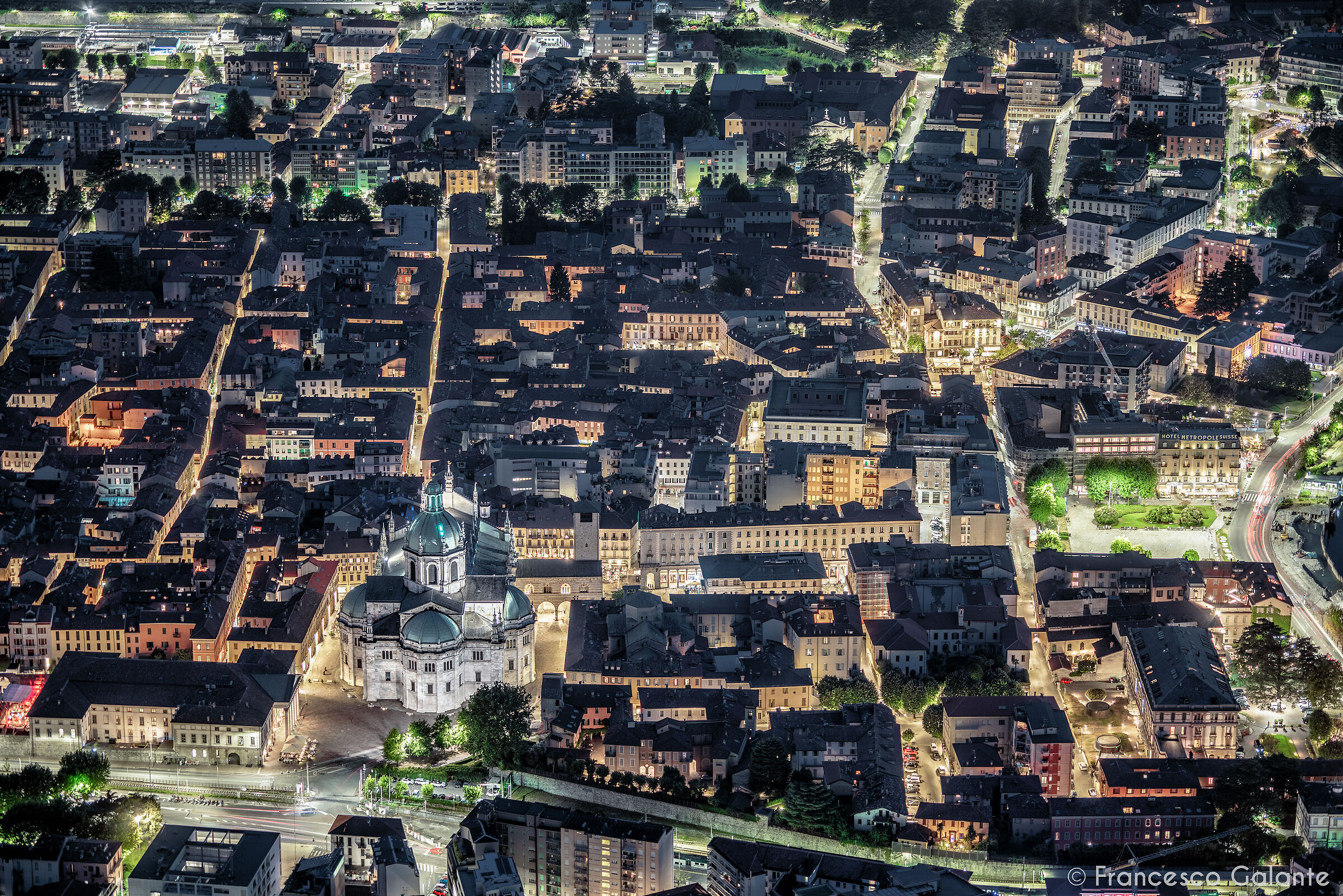 Duomo di Como in Notturna 1