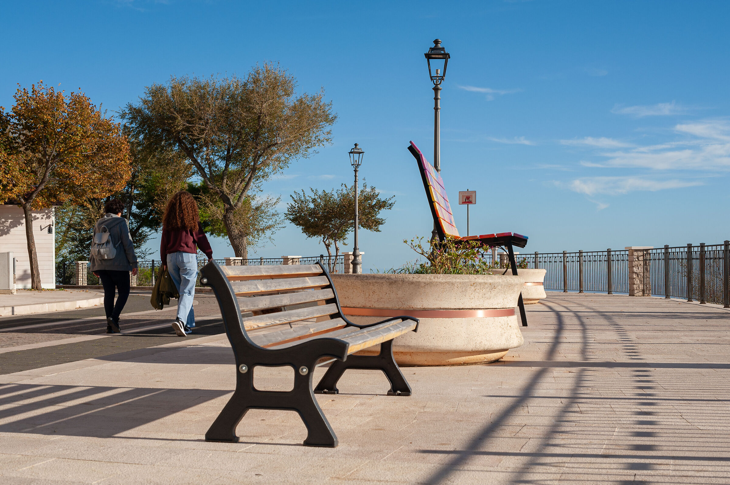 Panchina gigante (Rignano Garganico) 02