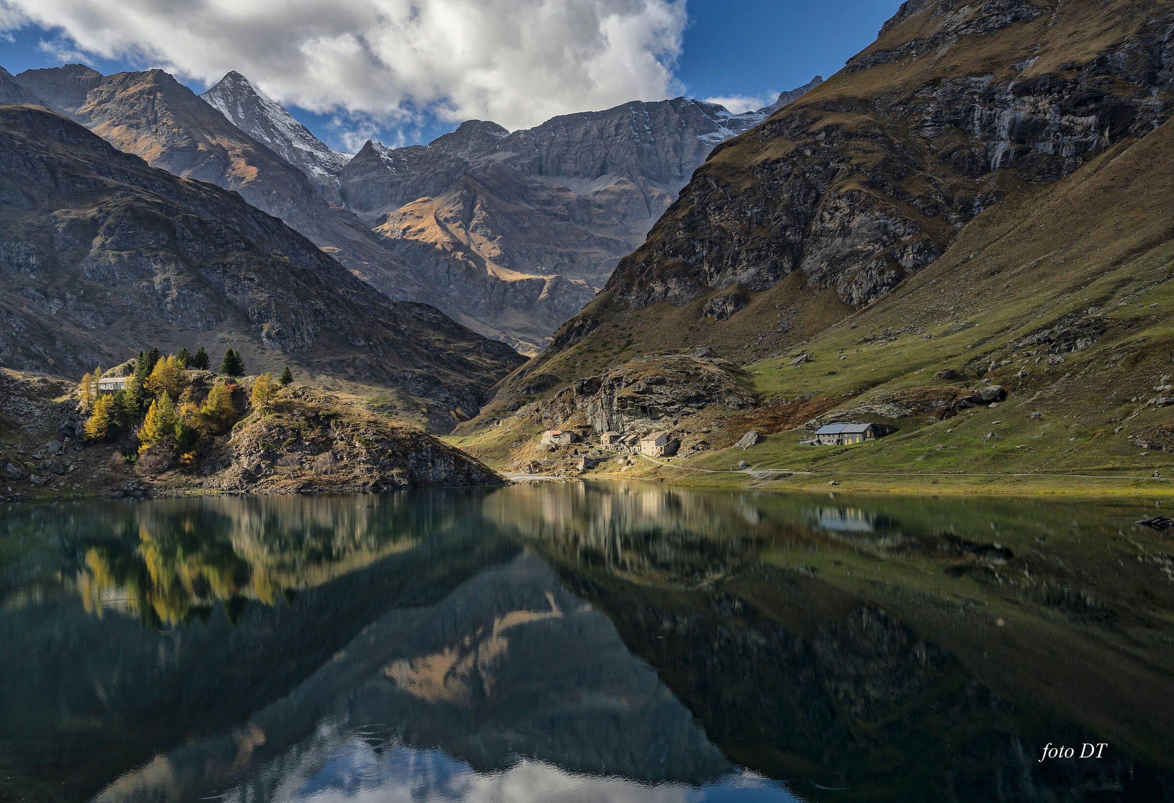 At Lake Malciaussia between afternoon lights and shadows