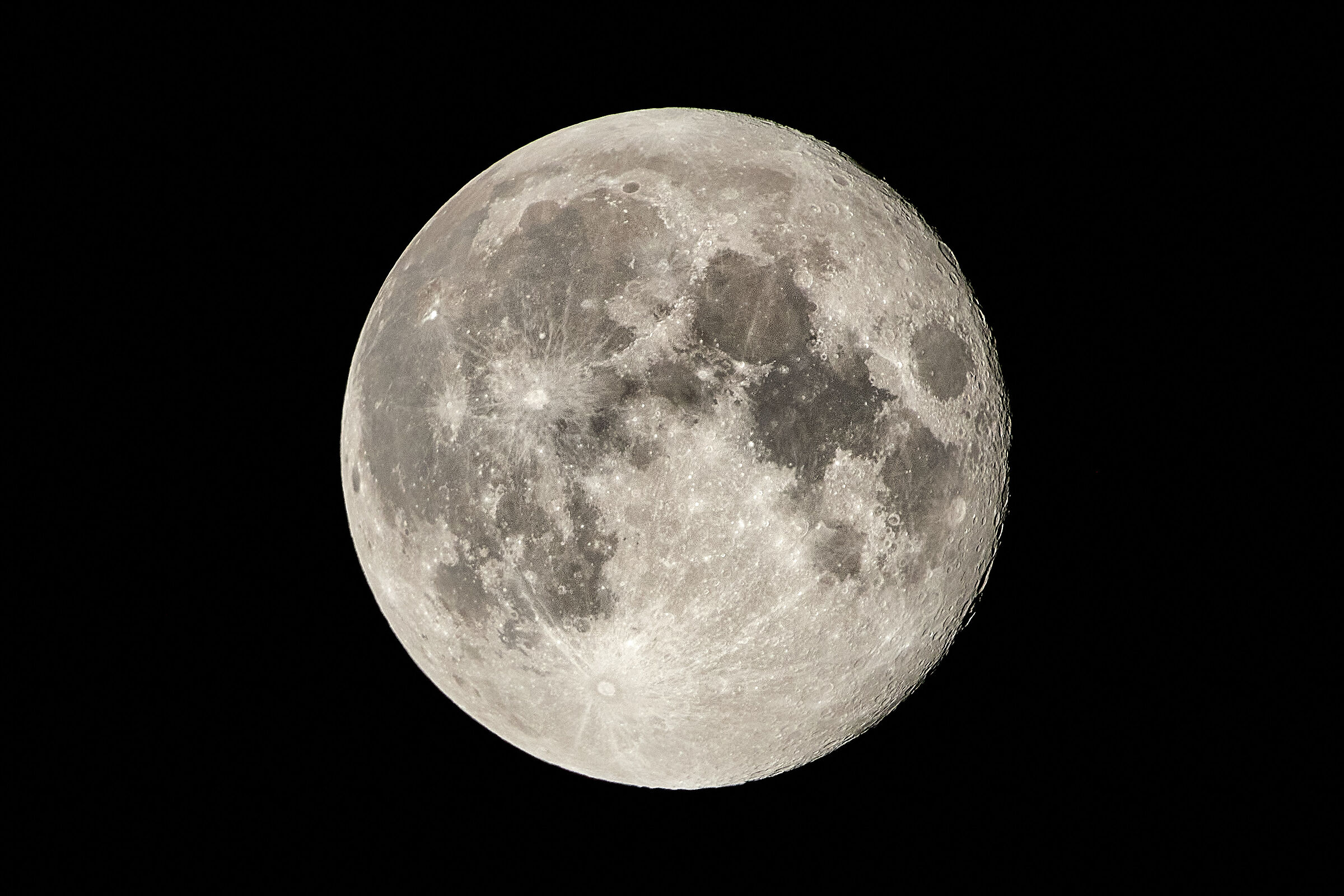 Luna con Canon EF 200-400 F4 + TC 2x - Crop