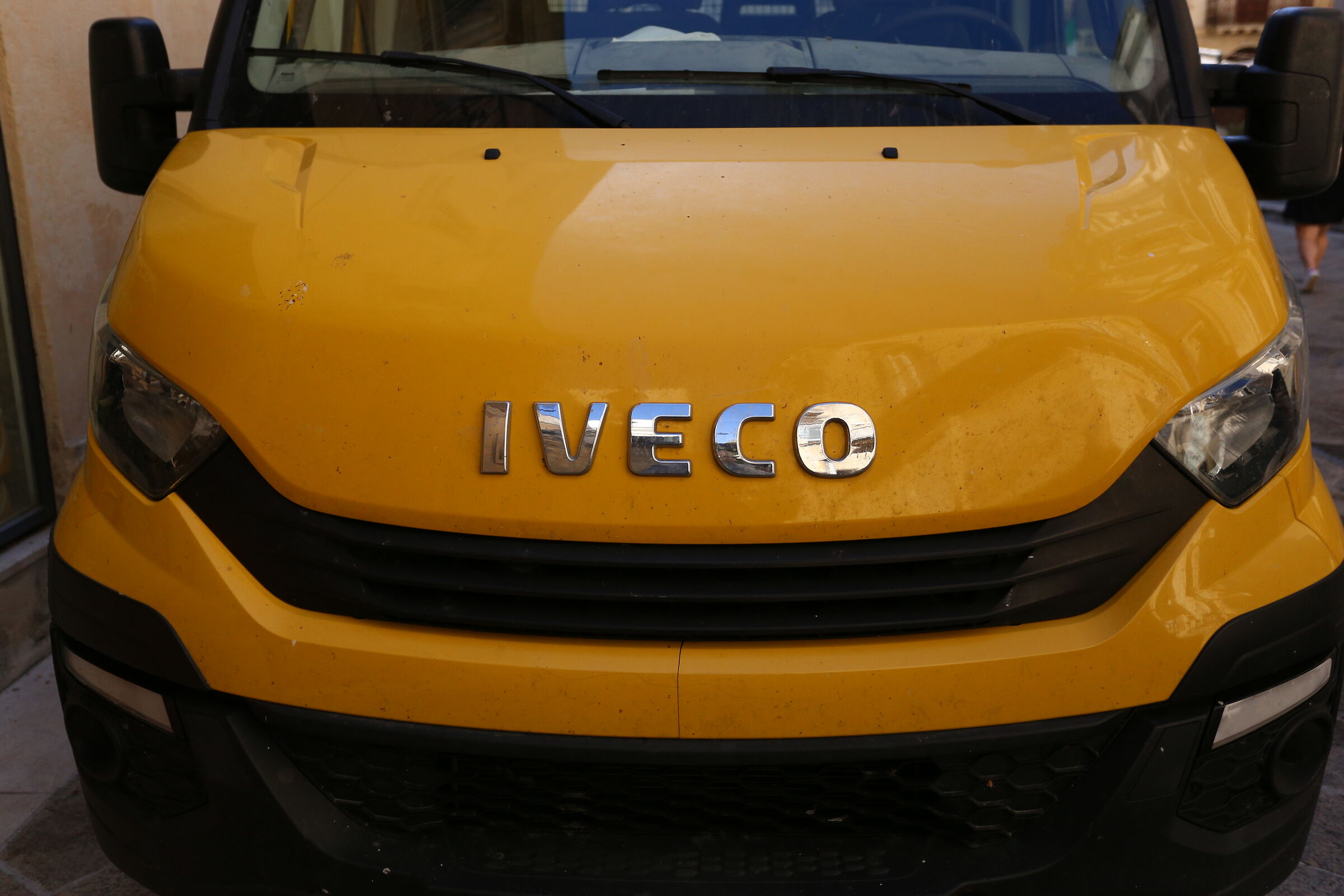 @ 35, " ISO 1.0 0 0 ", F. 4, 1/ 4.0 0 0- Canon 17-...