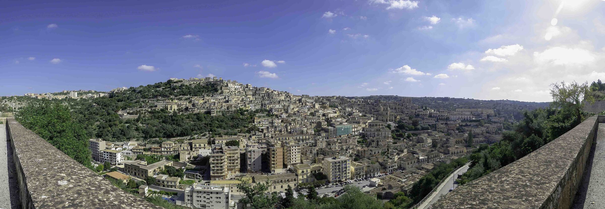 panoramica di modica (rg) da sud-ovest