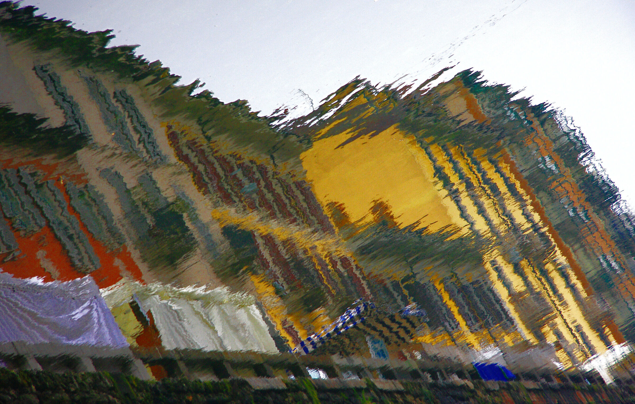 riflessi sul naviglio  Milano)