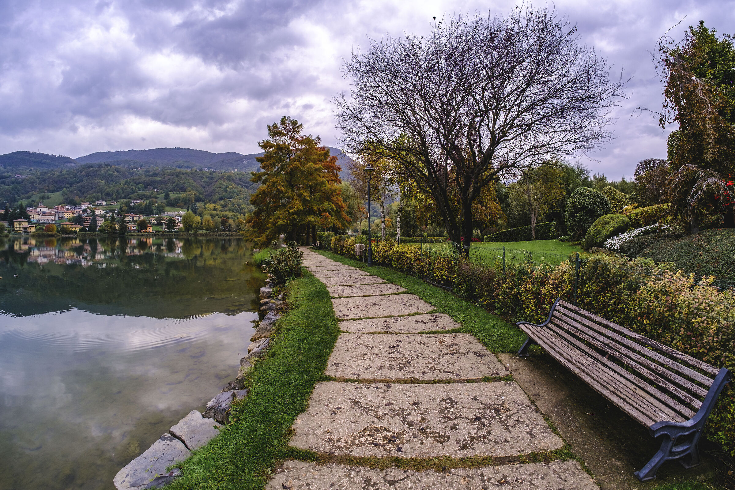 Walking in Monasterolo del Castello
