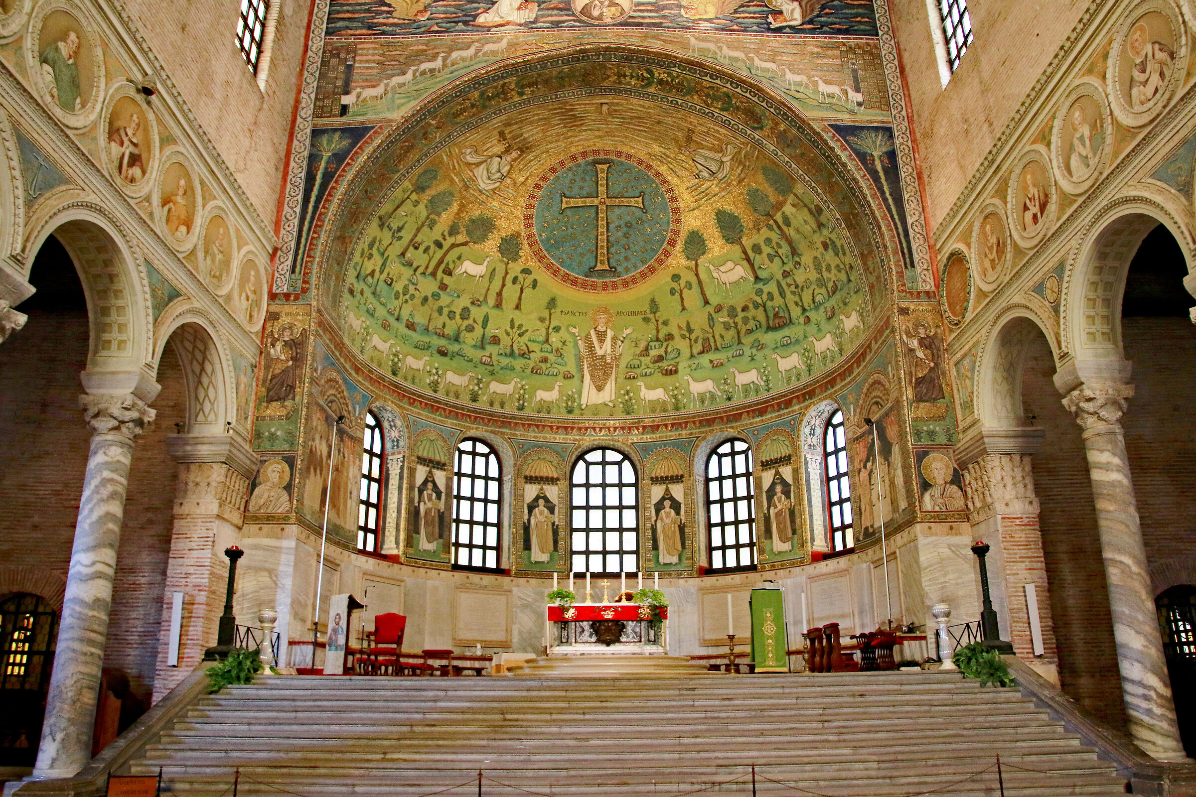 Sant'Apollinare in Classe - Interno