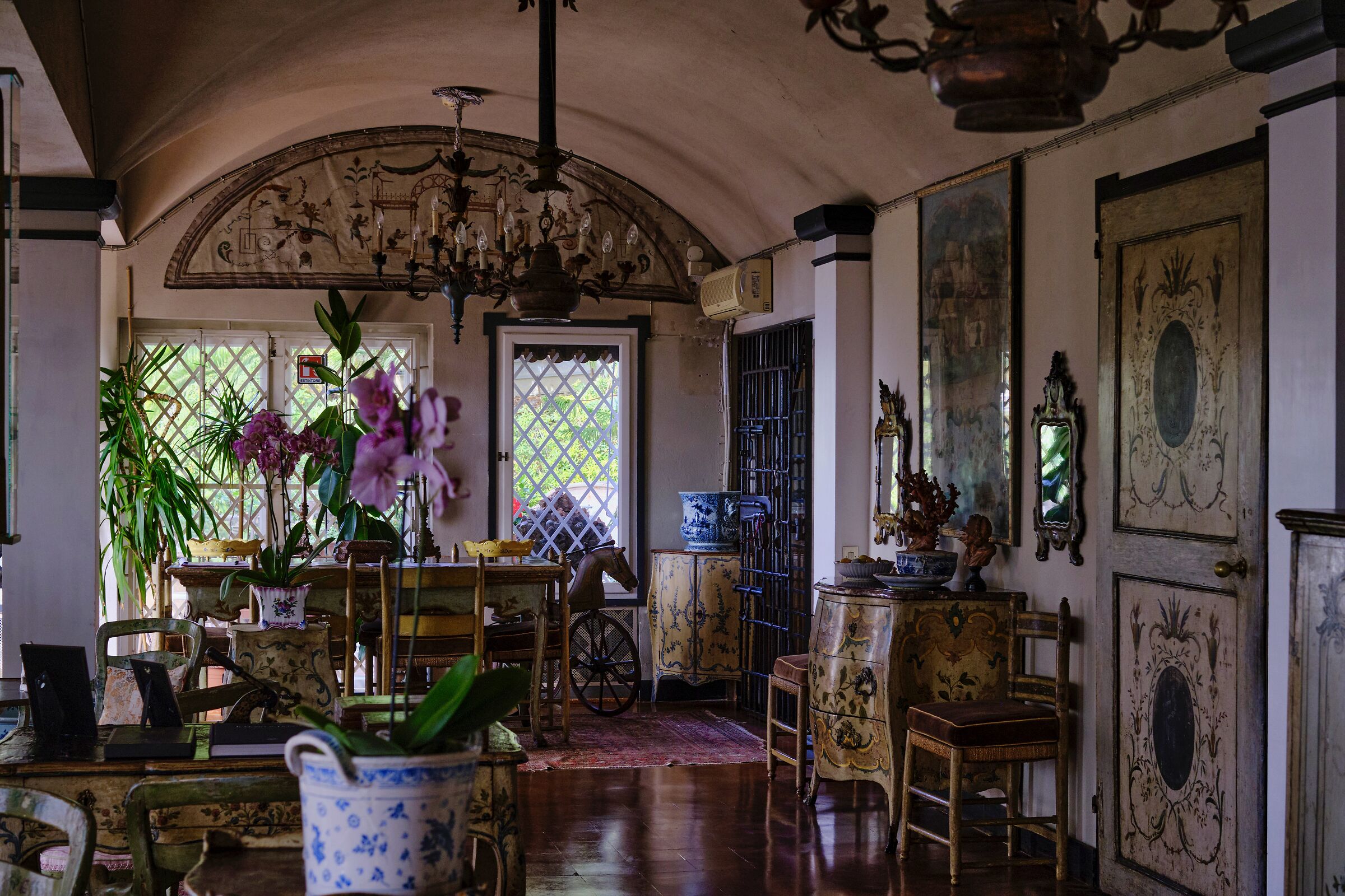 lounge-greenhouse towards the garden