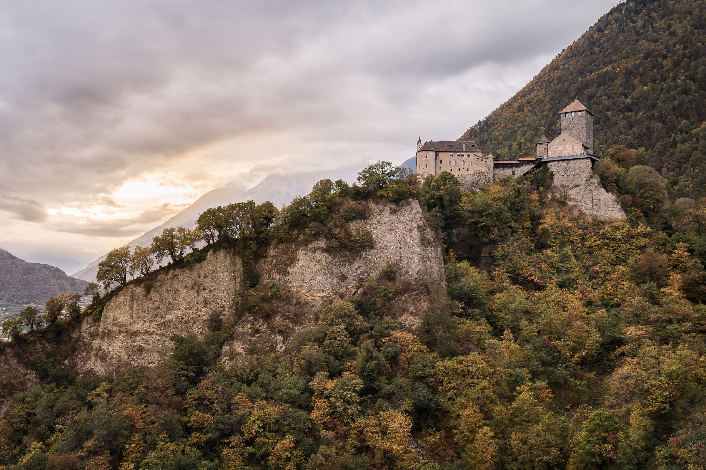 Castel Tirolo in autunno