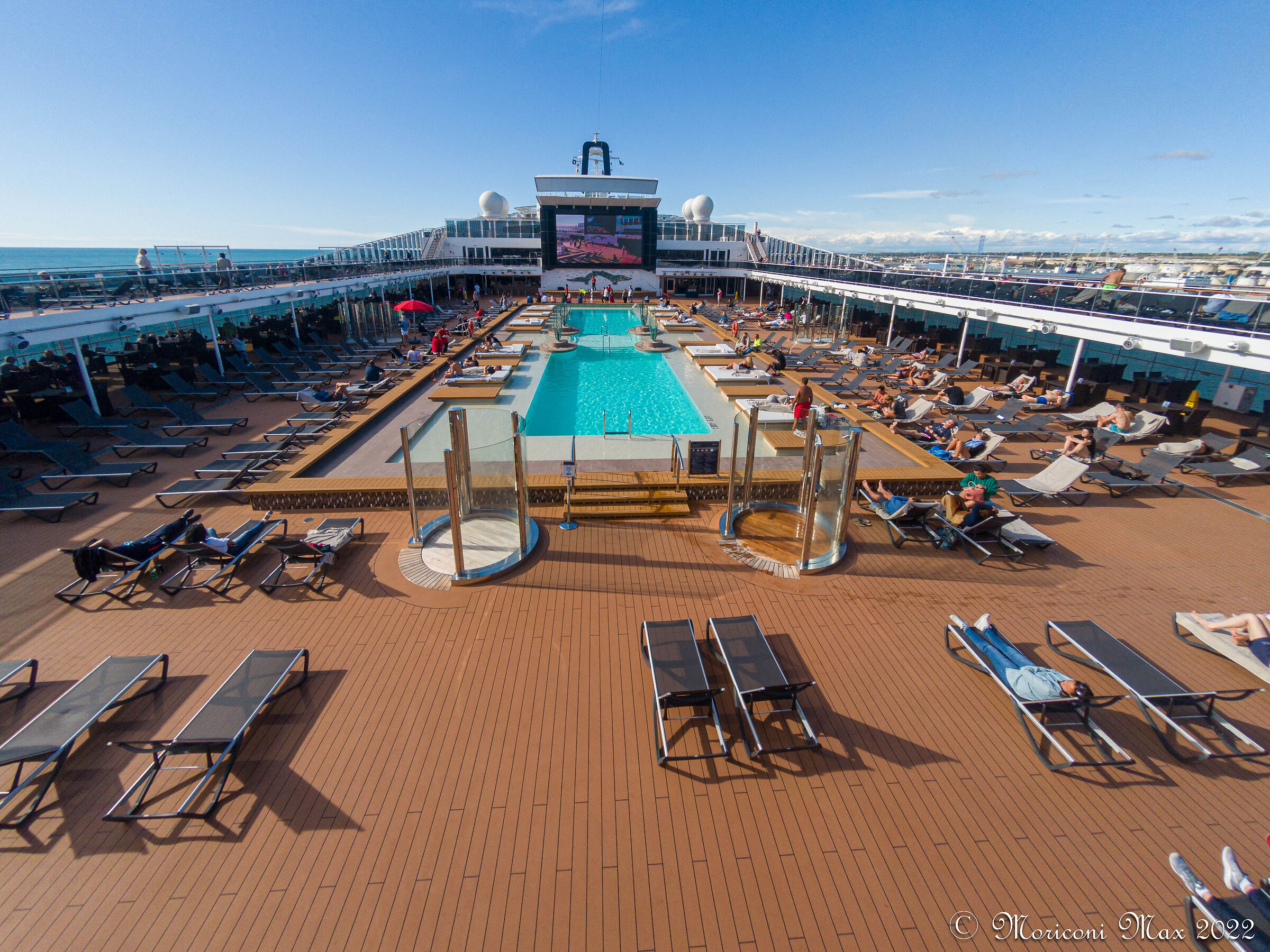 MSC Grandiosa - Piscina