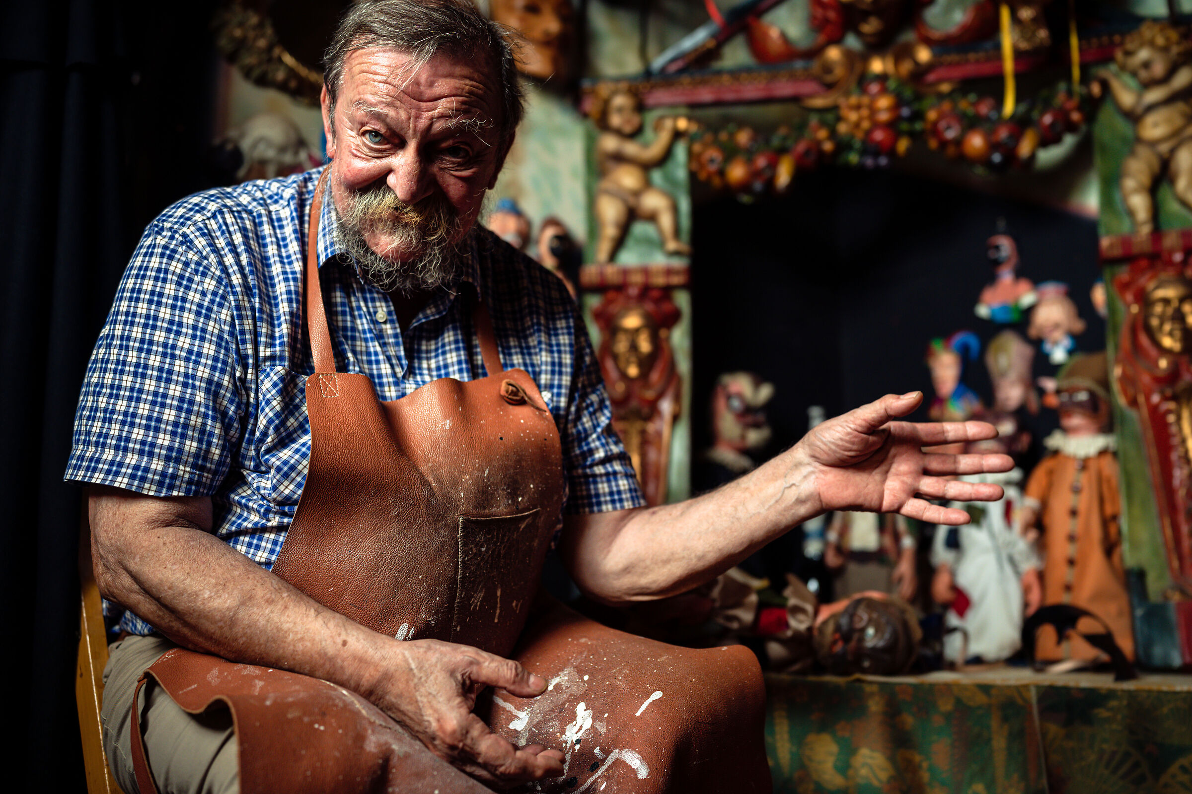 " Carlo and his small theatre "