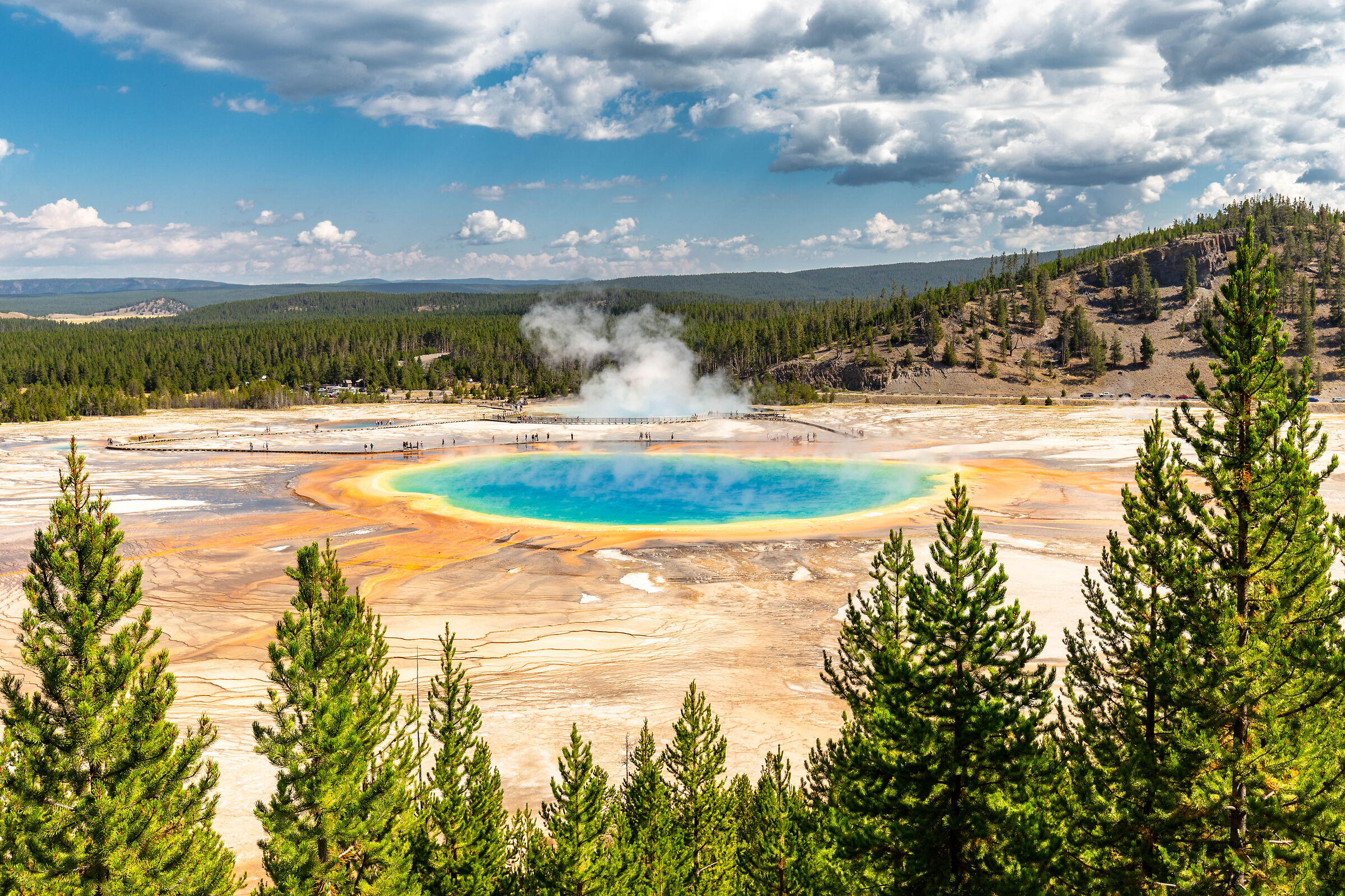 grand prismatic yellowstone