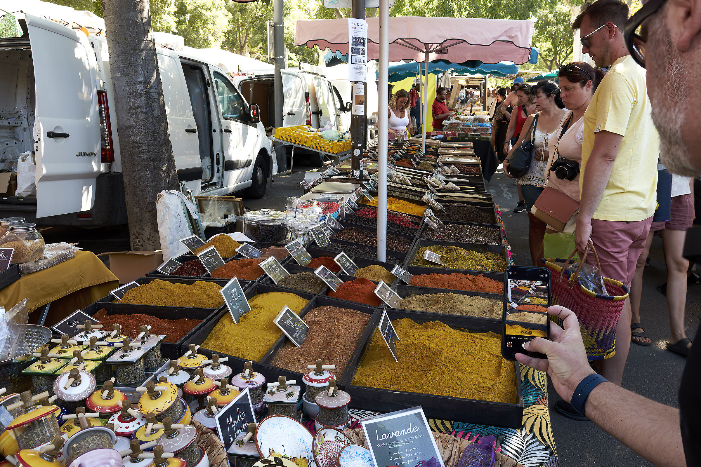 Arles al mercato del sabato