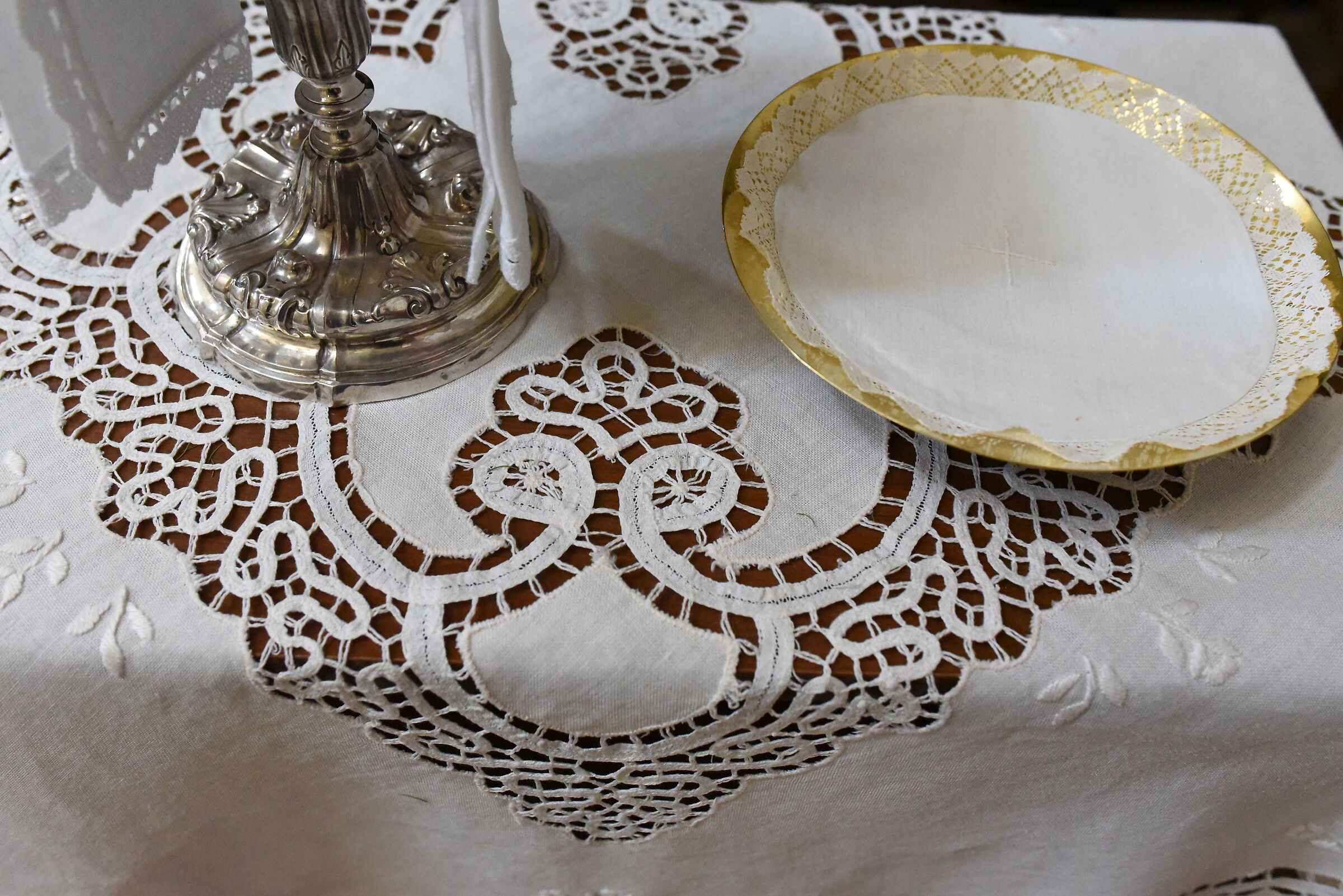 " ISO 12. 8 0 0 ", F. 6.7, 1/ 250- Nikon 28, 1.4 E ED