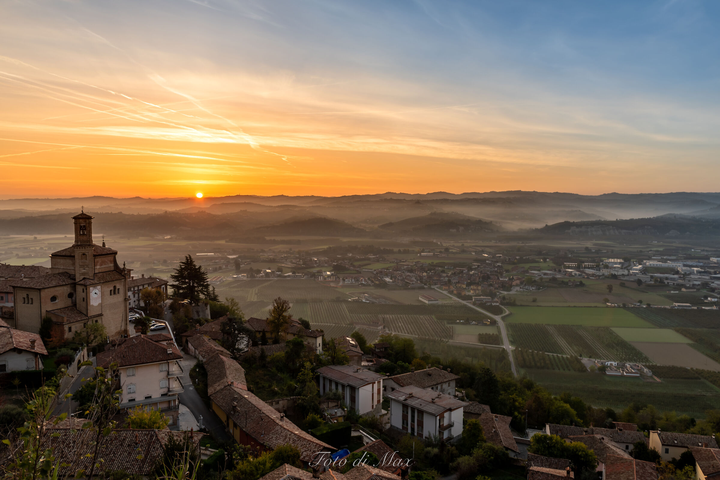Albeggia sulle Langhe e il Roero
